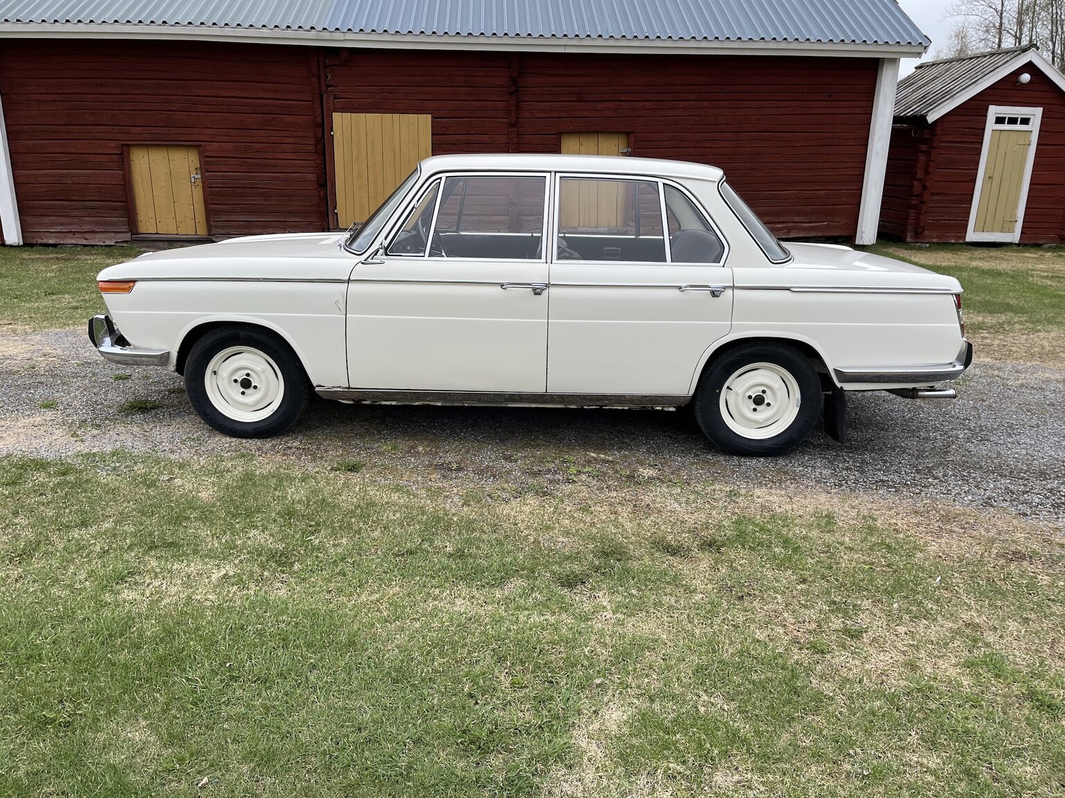 Exterior image of 1965 BMW 1800