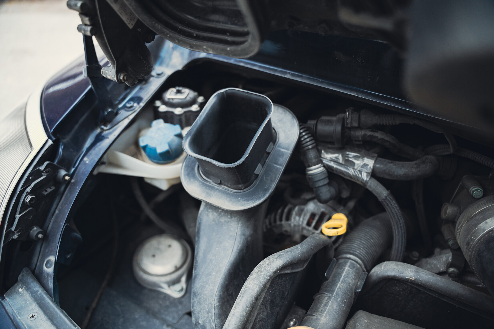 Image of 1999 Porsche 911 Carrera 4 mechanics