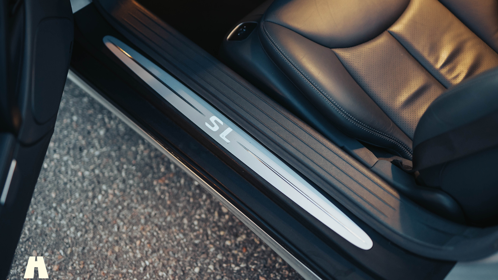 Interior image of 2006 Mercedes Benz SL350 (3)