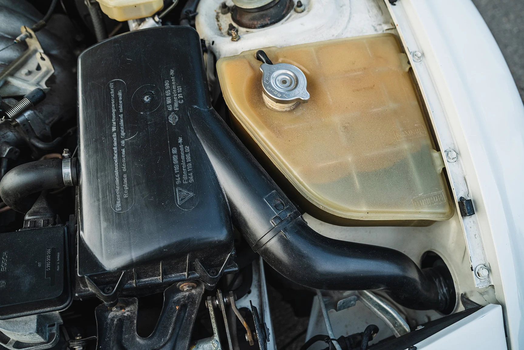 Image of 1986 Porsche 944R (21) mechanics