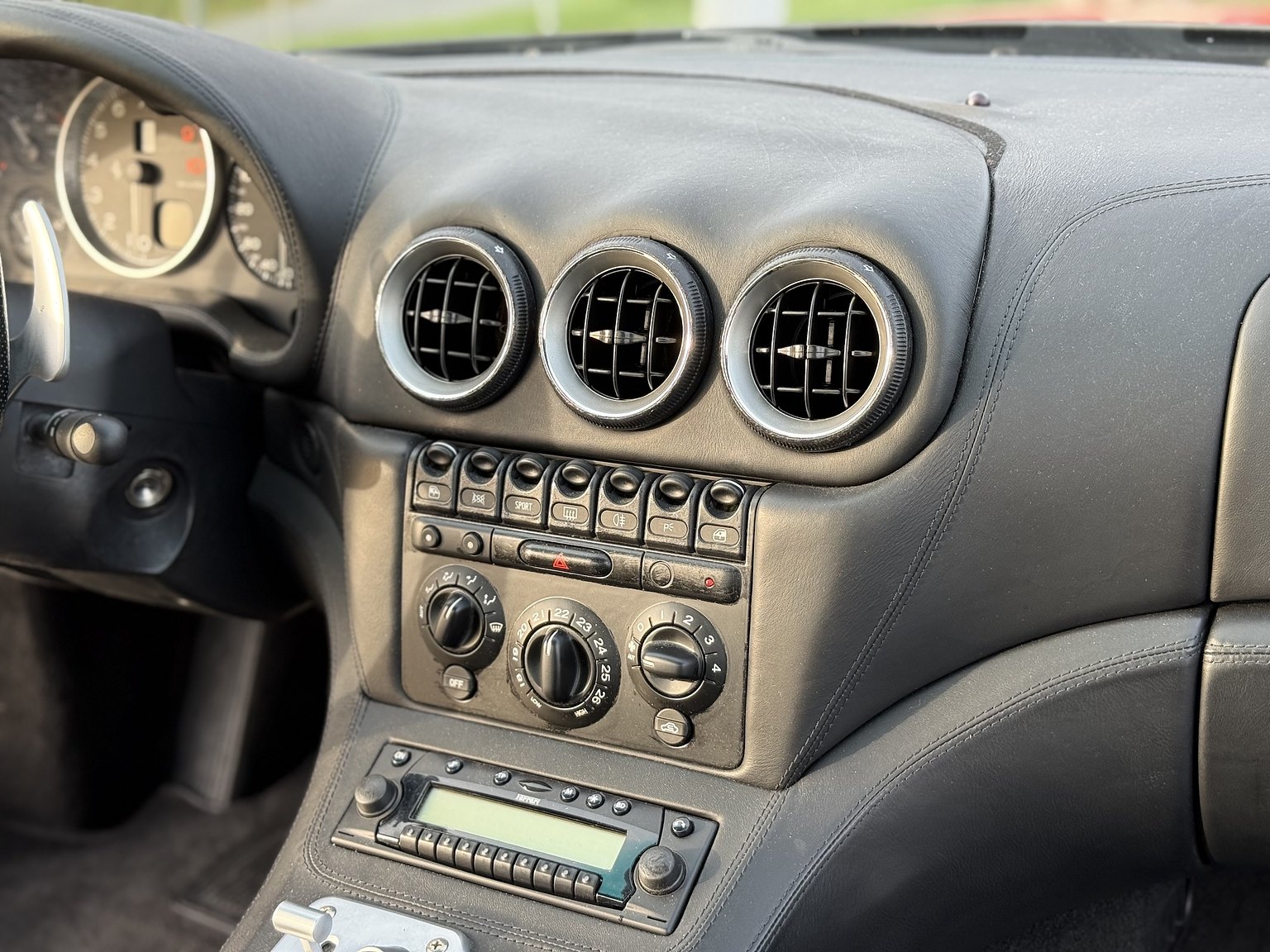 Interiörbild 2003 Ferrari 575M Maranello