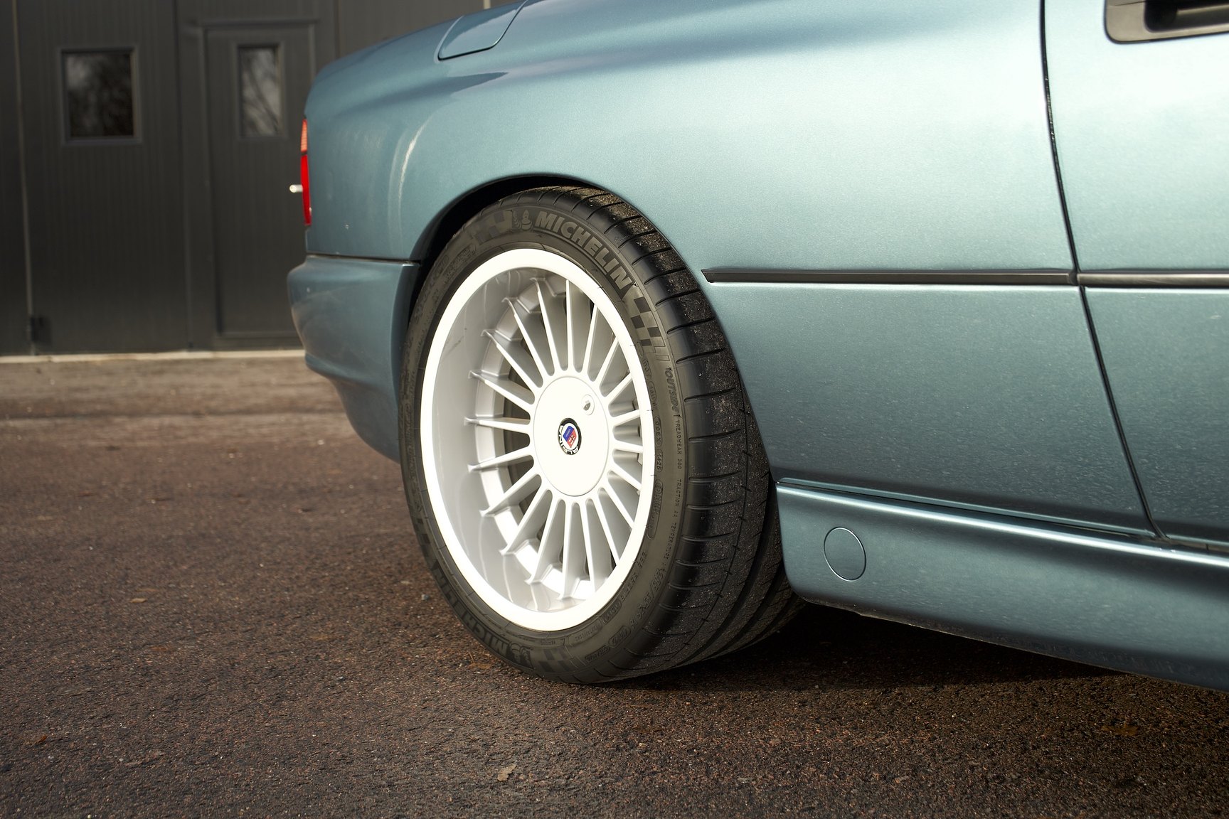 Aussenfoto 1992 BMW 850i 6-speed manual - NO RESERVE