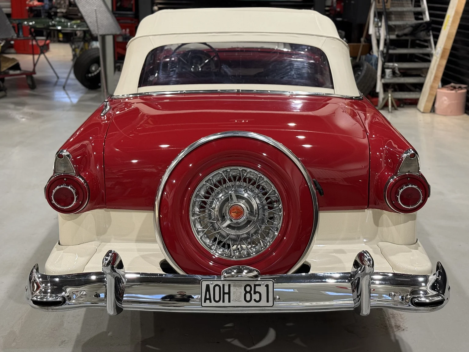 Aussenfoto 1956 Ford Fairlane Sunliner V8 5.1 (89)