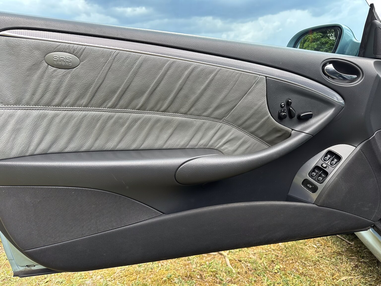 Innenraumfoto von 2003 Mercedes CLK 500