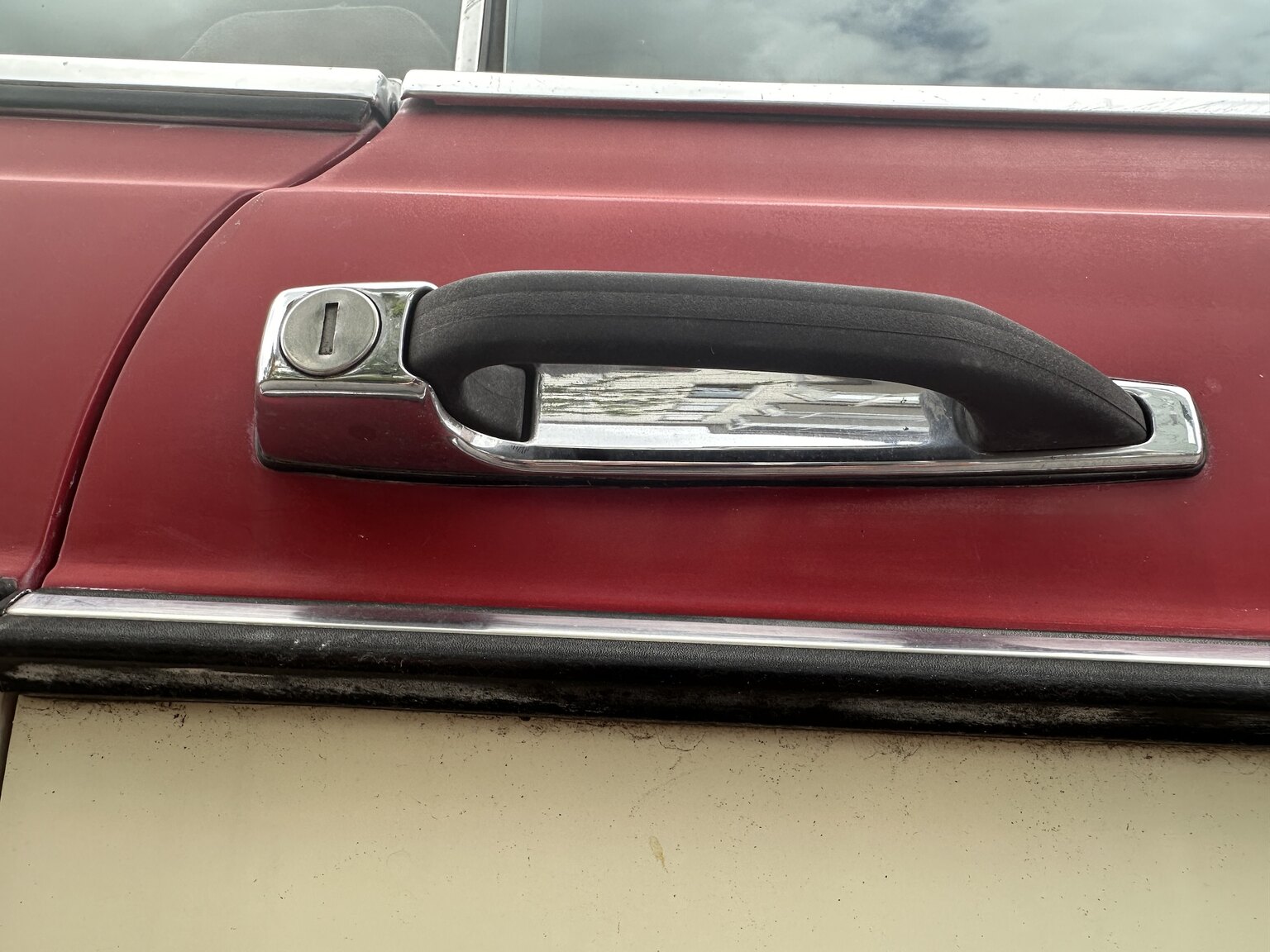 Exteriörbild på 1977 Mercedes-Benz 280 CE