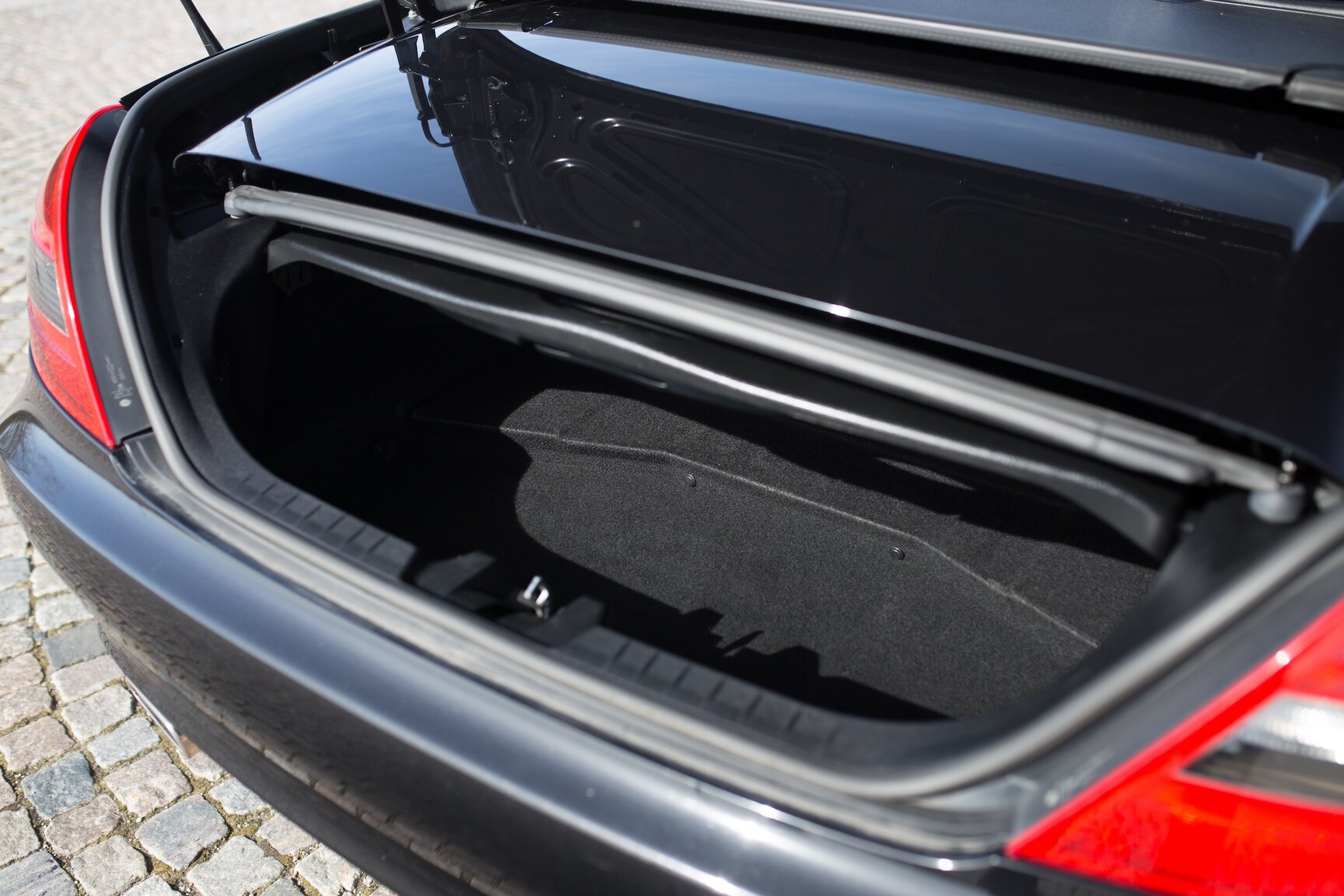 Interior image of 2010 Mercedes-Benz SLK 200 Kompressor (42)