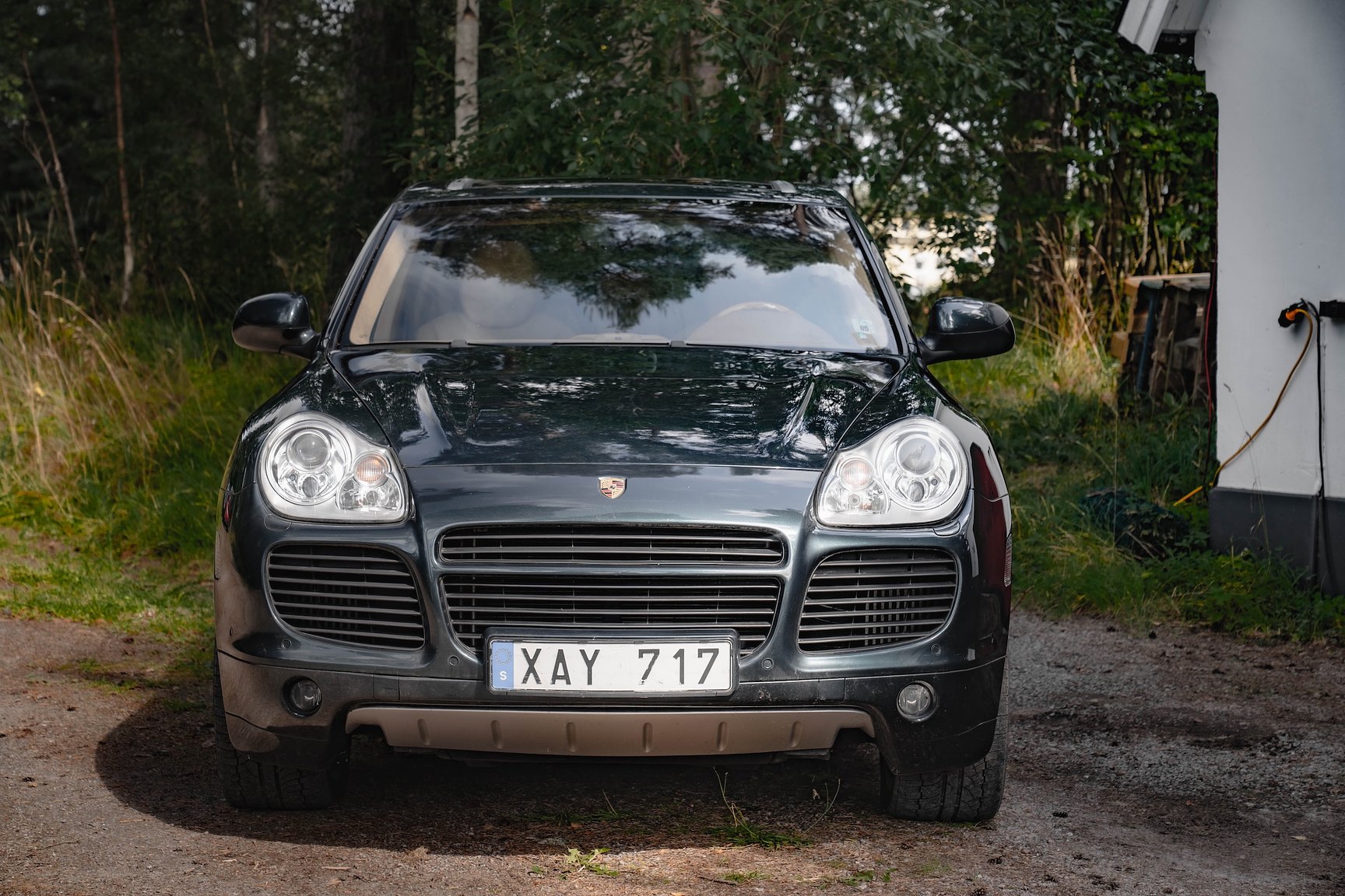 Exterior image of 2005 Porsche Cayenne Turbo WLS