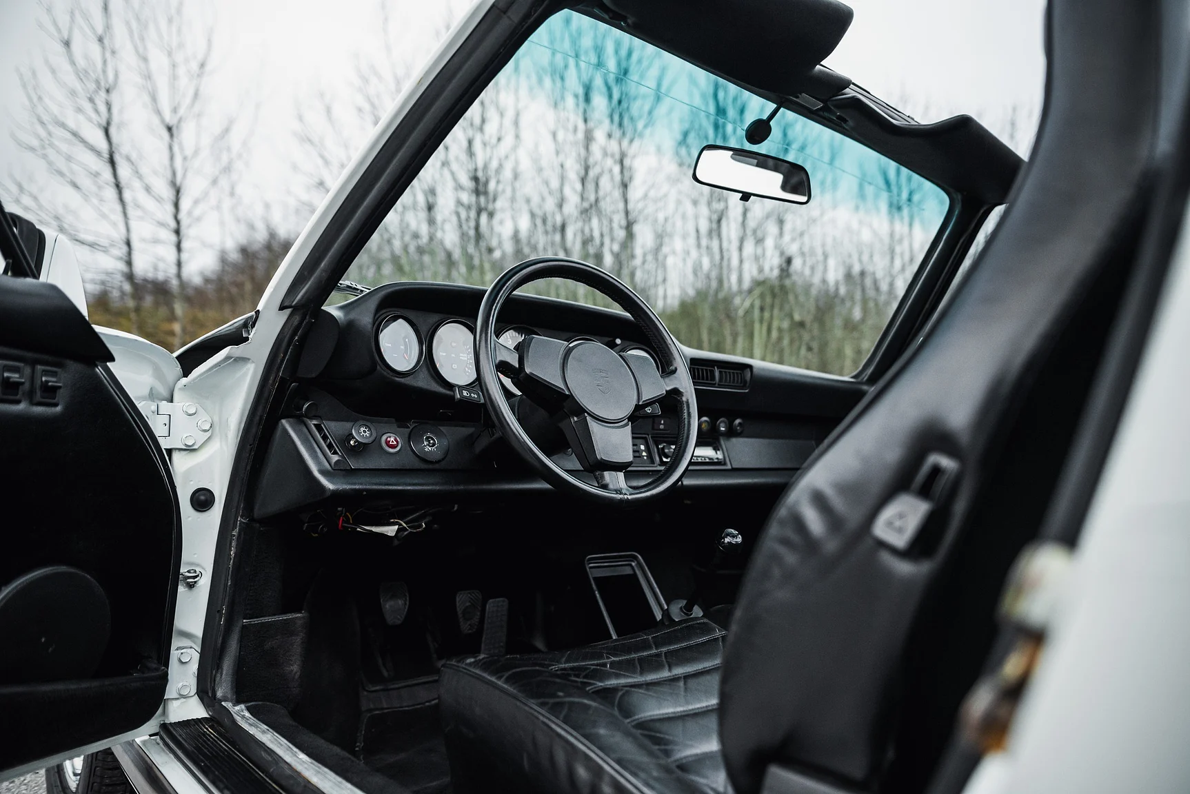Interior image of 1983 Porsche 911 SC (1)