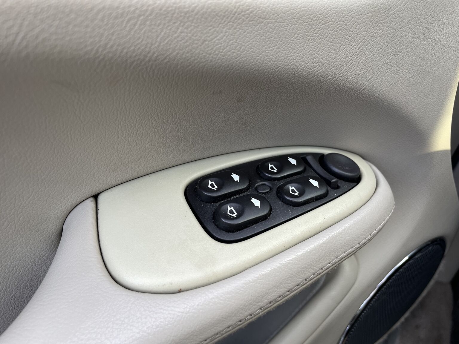 Innenraumfoto von 1998 Jaguar XJ8 Sovereign (4)