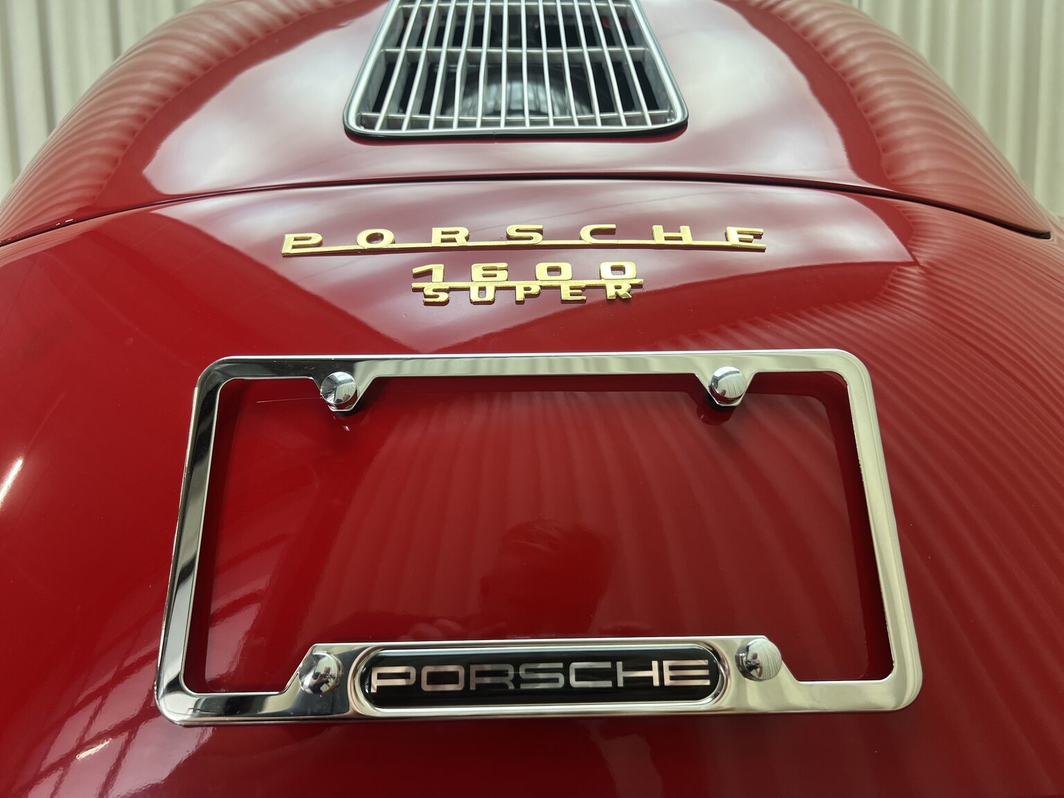 Exterior image of 1960 Porsche 356