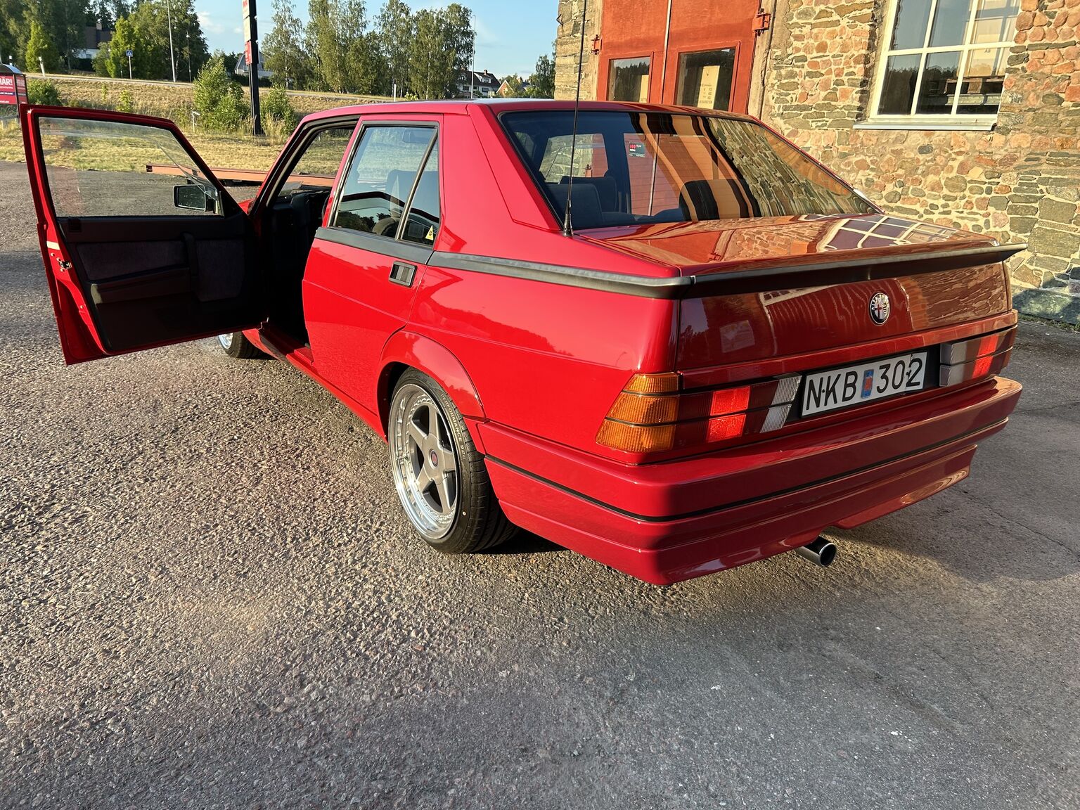 Aussenfoto 1988 Alfa Romeo 75 (56)