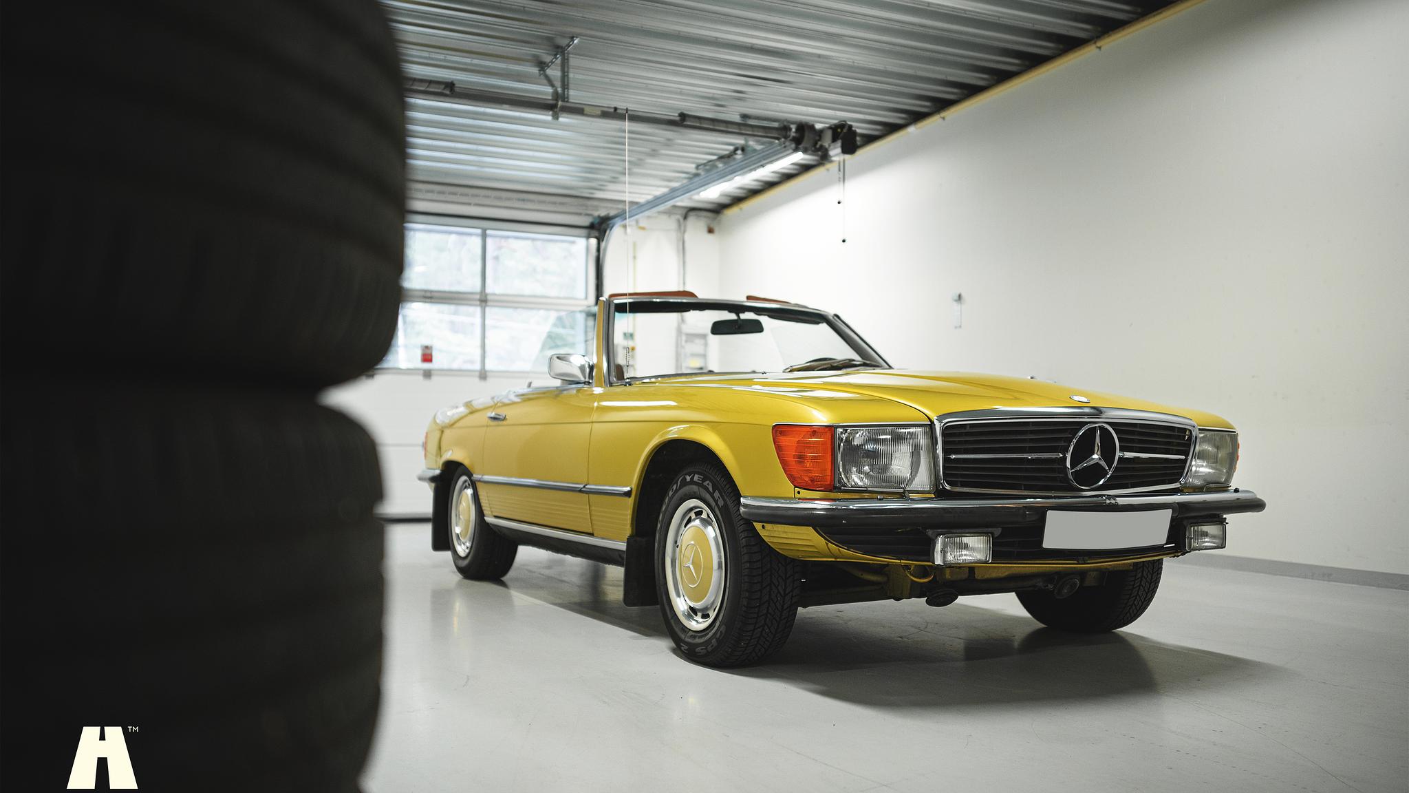 Exteriörbild på 1975 Mercedes SL 350
