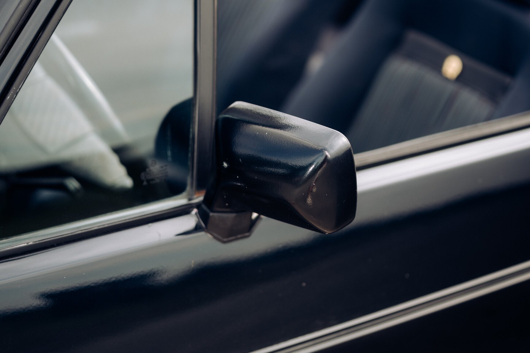 Exterior image of 1991 VW Golf Cabriolet "Etienne Aigner Edition"