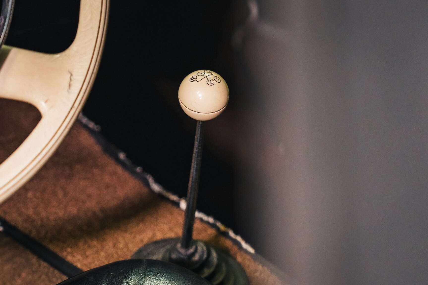 Interiörbild 1966 Mercedes-Benz 230 SL 