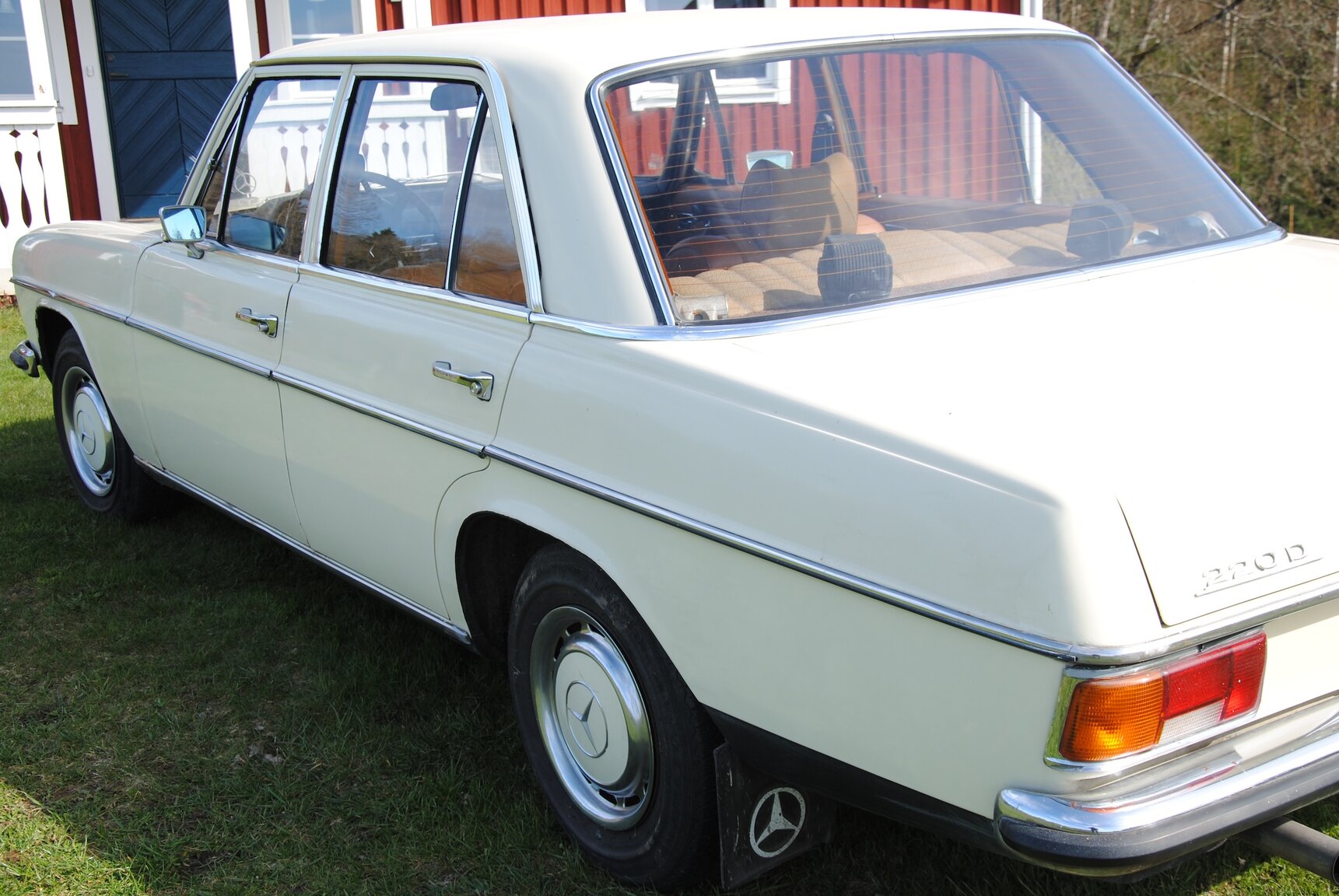 Exteriörbild på 1971 Mercedes-Benz 220D