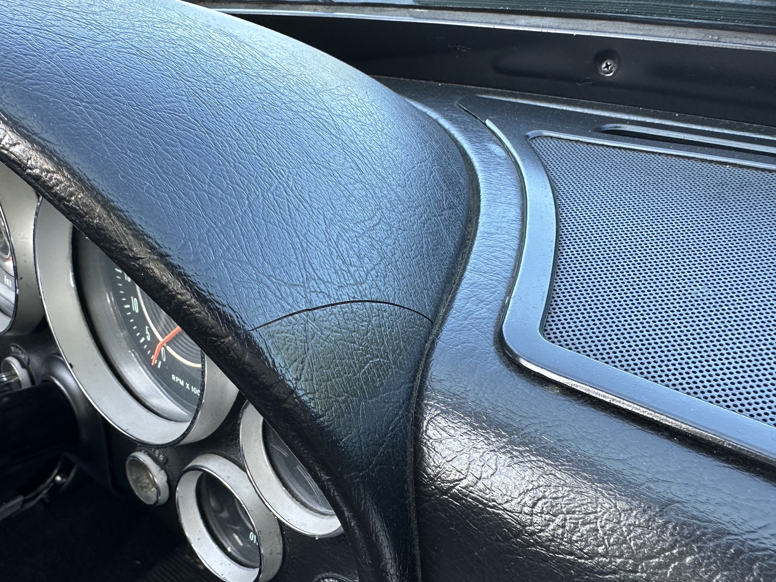 Innenraumfoto von 1964 Corvette C2 Stingray Cabriolet (30)