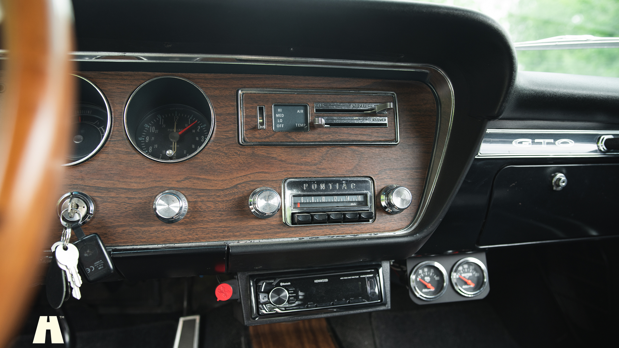Interior image of 1967 Pontiac GTO Hardtop (21)