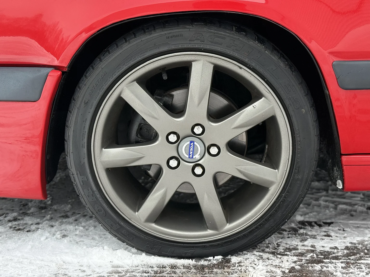 Exterior image of 1996 Volvo 850R (43)