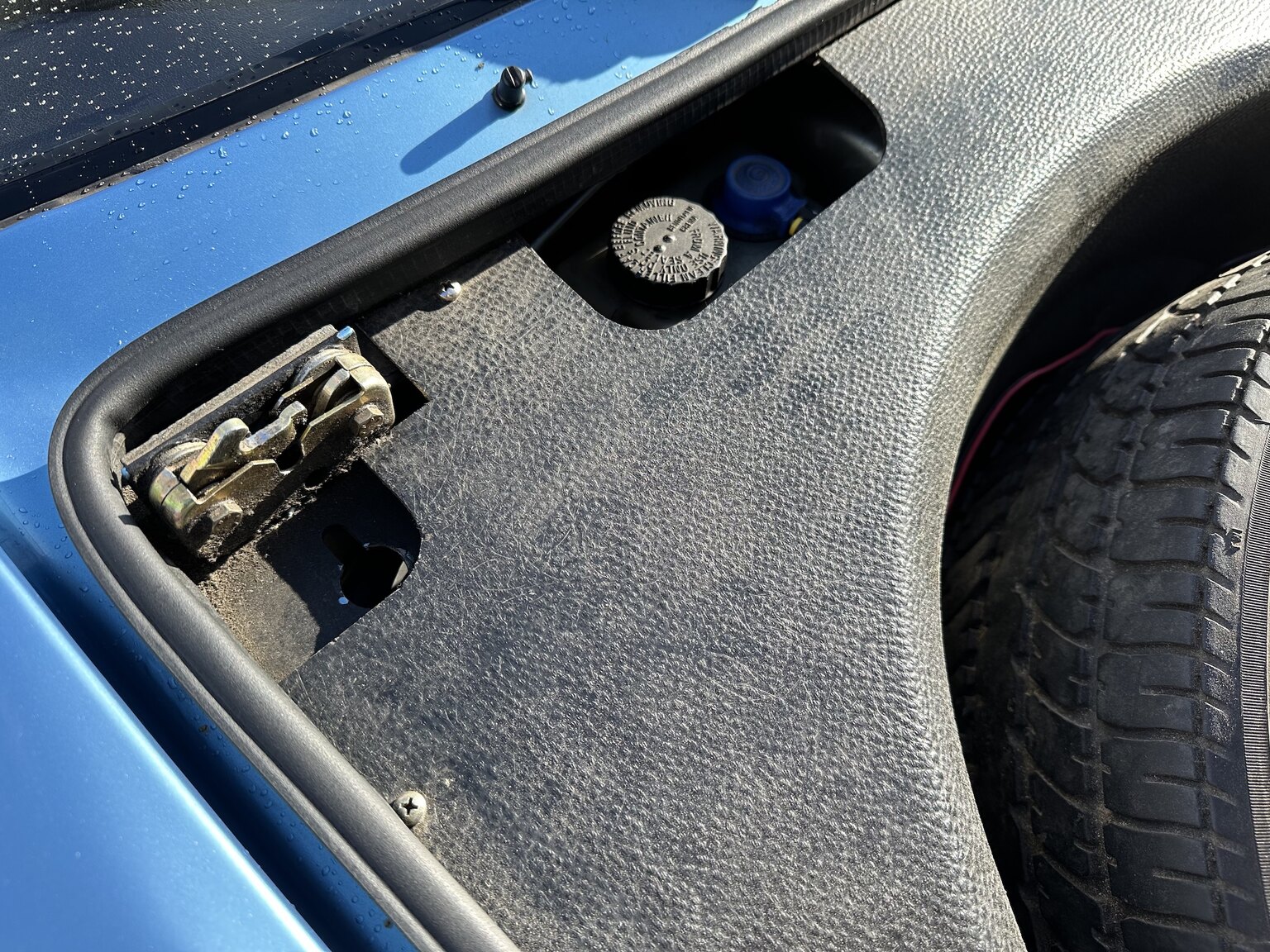 Image of 1986 Ferrari 328 GTS mechanics