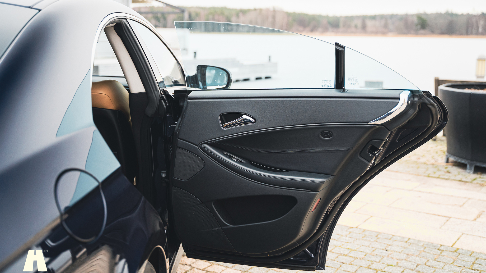 Innenraumfoto von 2008 Mercedes-Benz CLS 63 AMG (20)