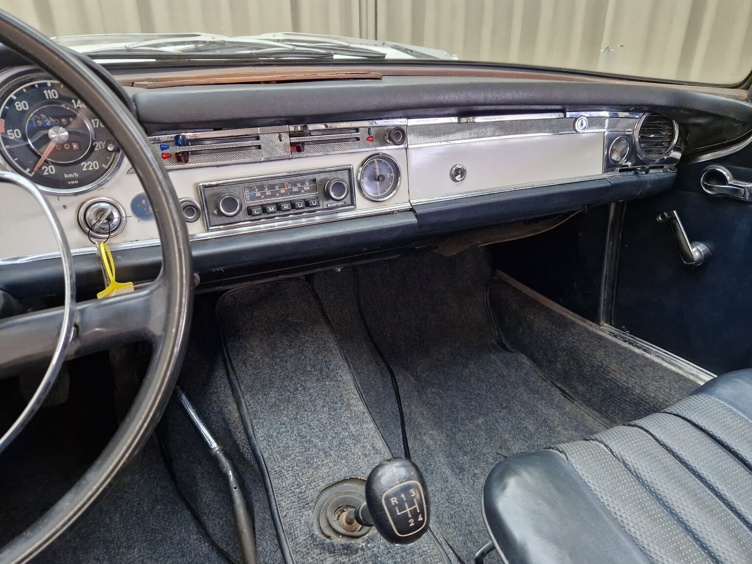 Innenraumfoto von 1964 Mercedes-Benz 230SL Pagoda