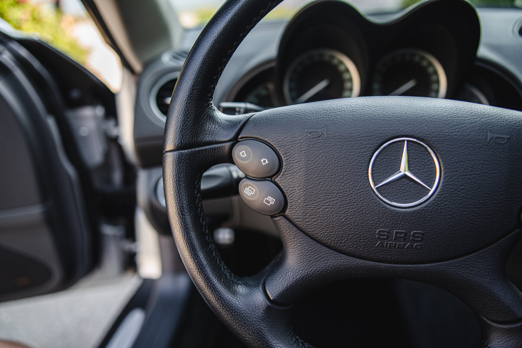 Innenraumfoto von 2006 Mercedes-Benz SL 350