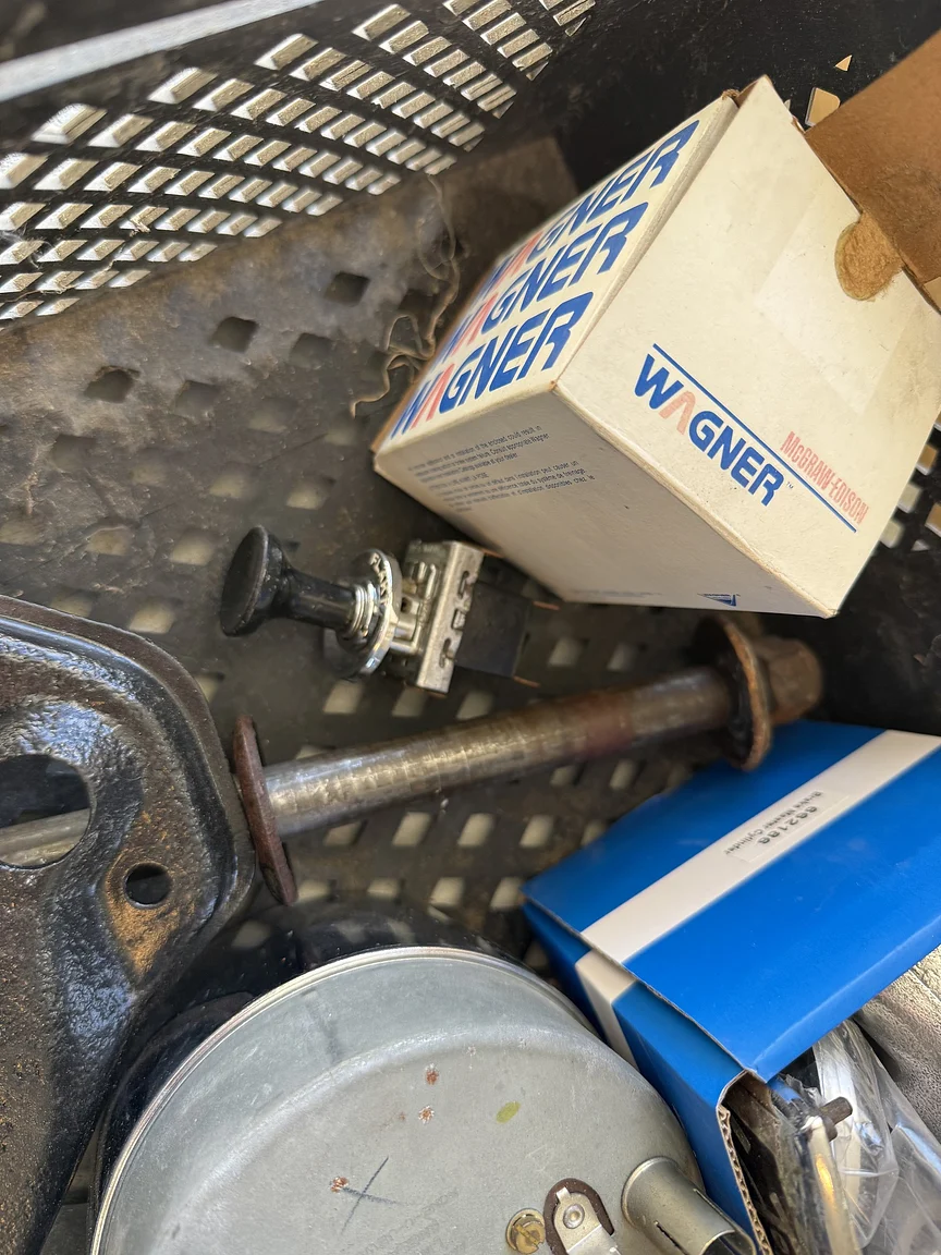 Image of 1966 Volvo P 1800S mechanics (29)