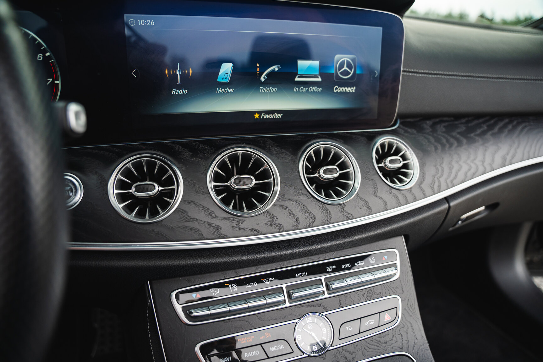 Interiörbild 2019 Mercedes-Benz E300 Cabriolet