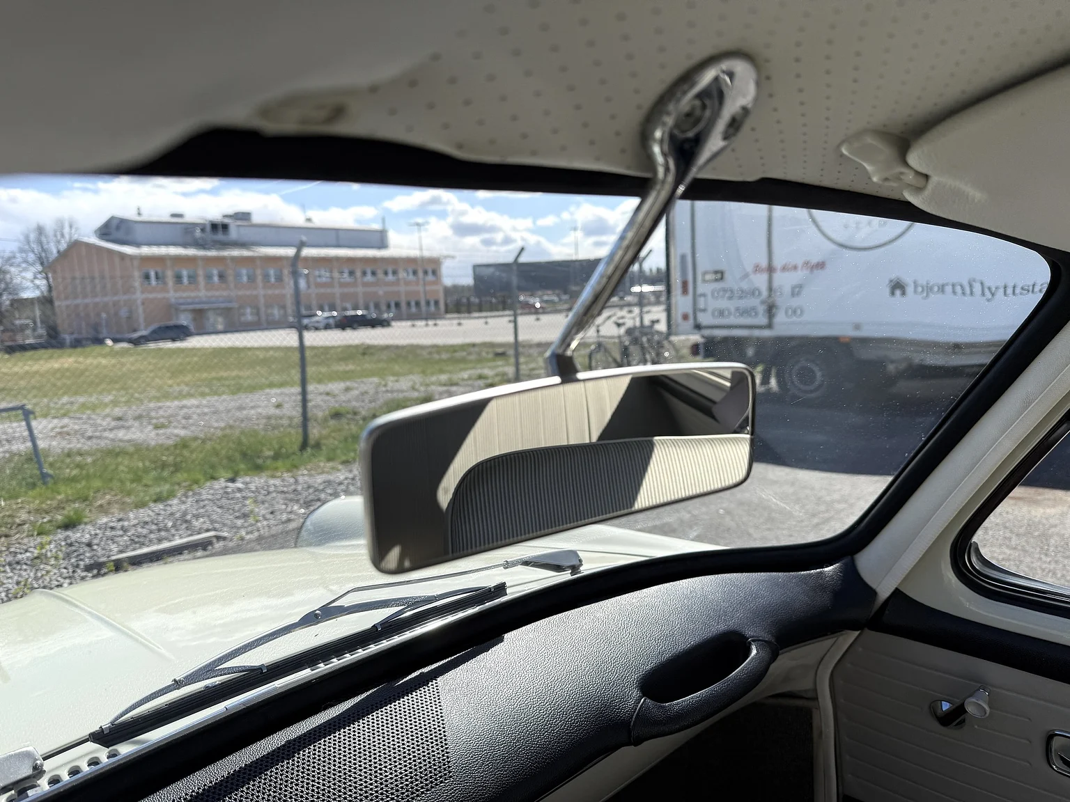 Innenraumfoto von 1965 Volkswagen 1500 Limousine 311 Notchback (33)