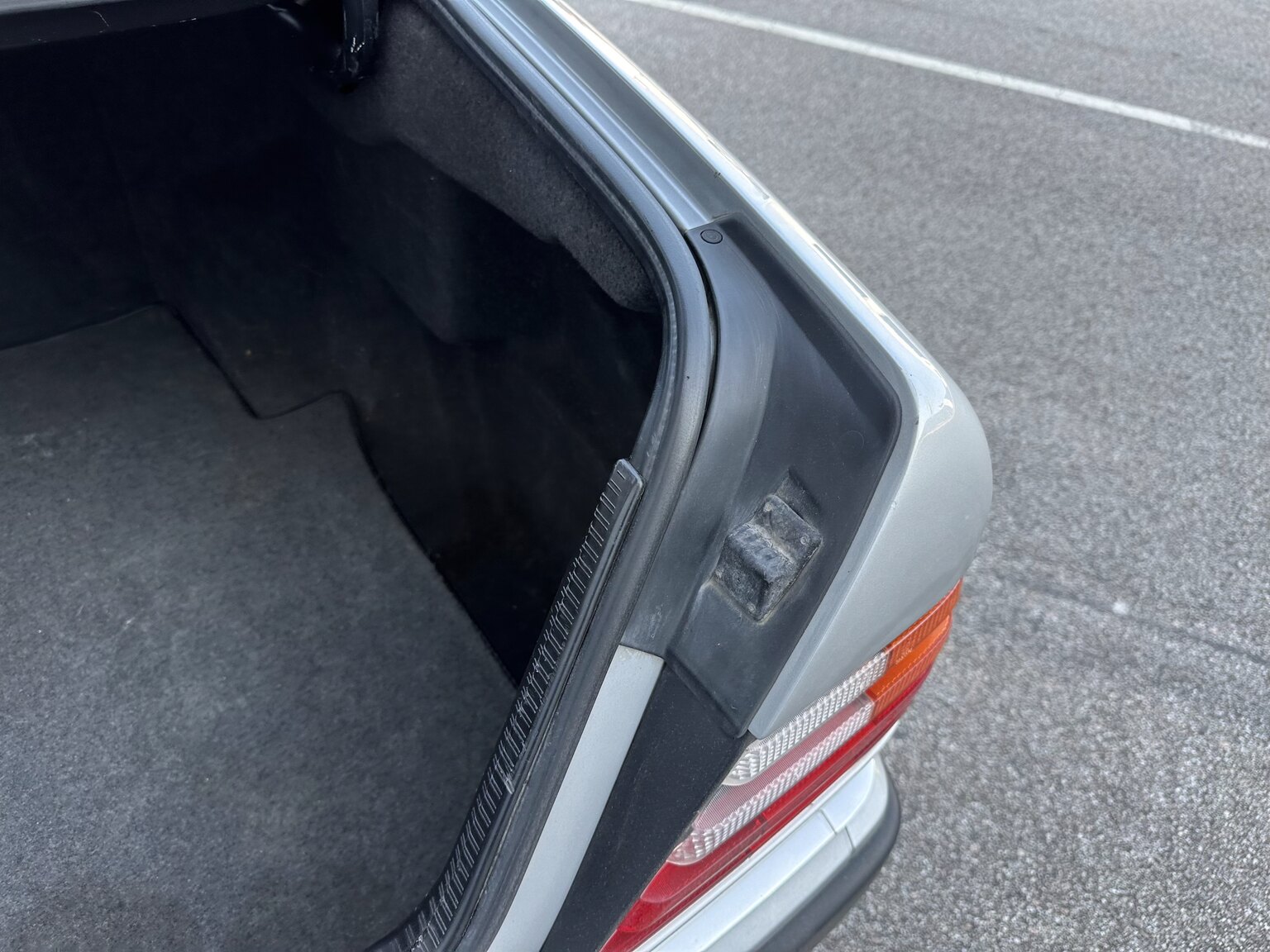 Interiörbild 1992 Mercedes-Benz 300 CE-24