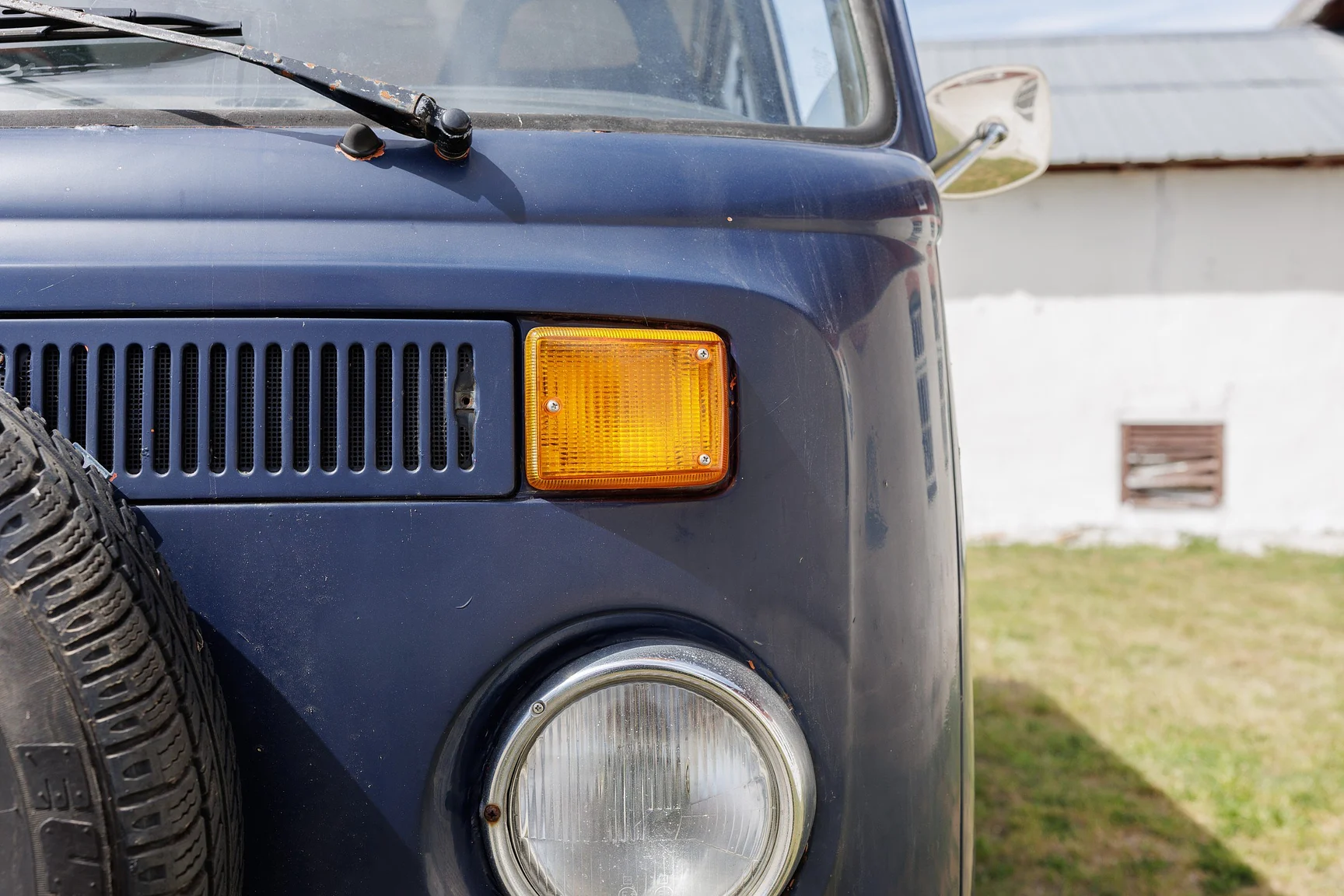 Exterior image of 1973 Volkswagen Typ 2 Transporter T2 (15)