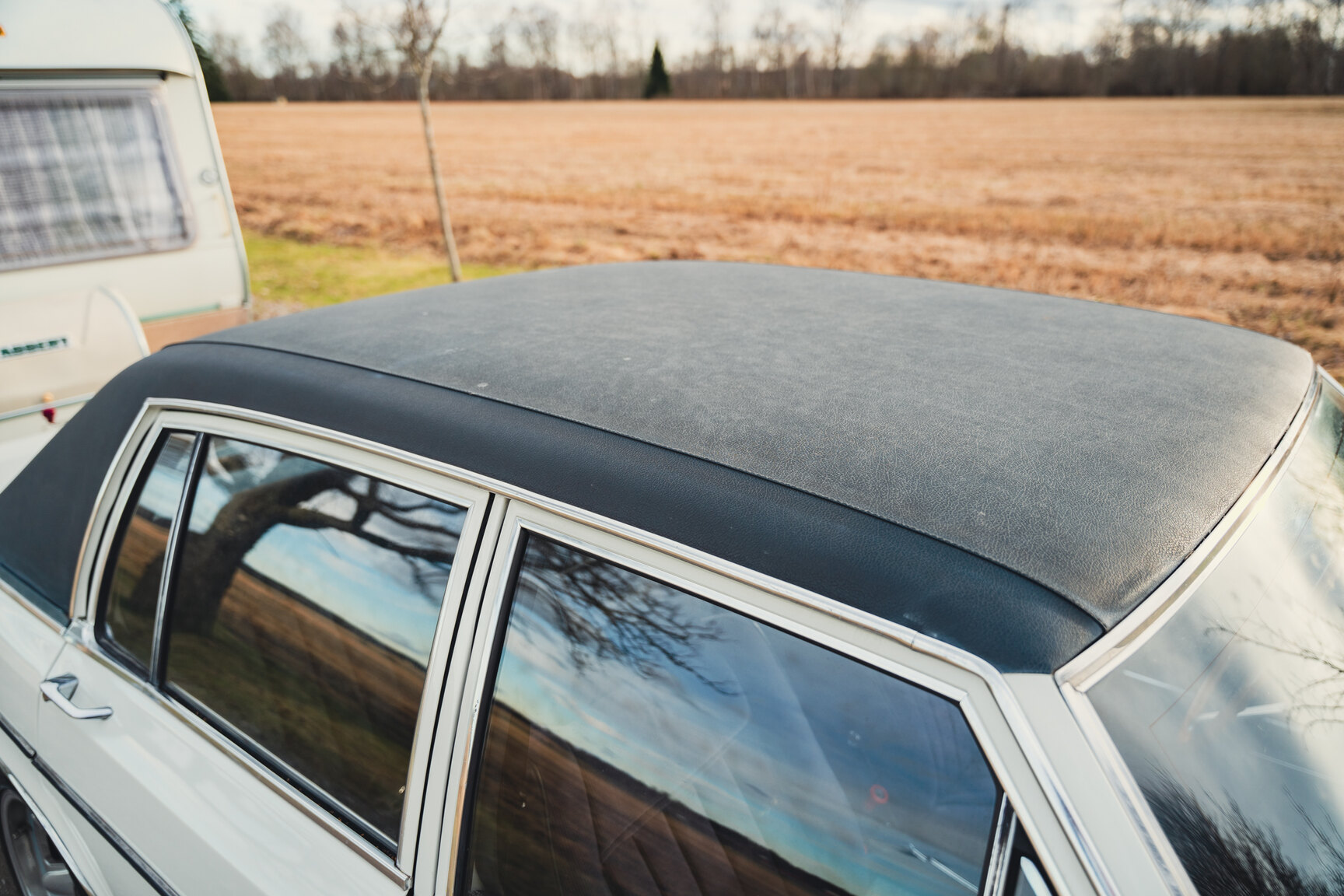 Exteriörbild på 1973 Opel Diplomat V8