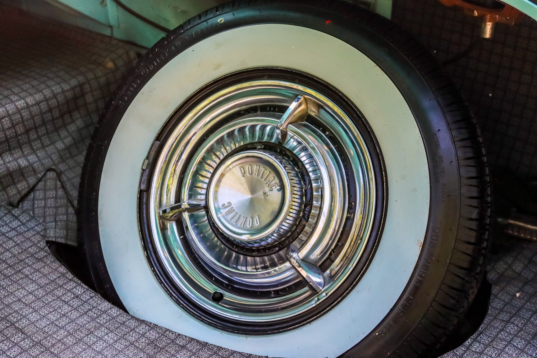 Interior image of 1958 Pontiac Bonneville