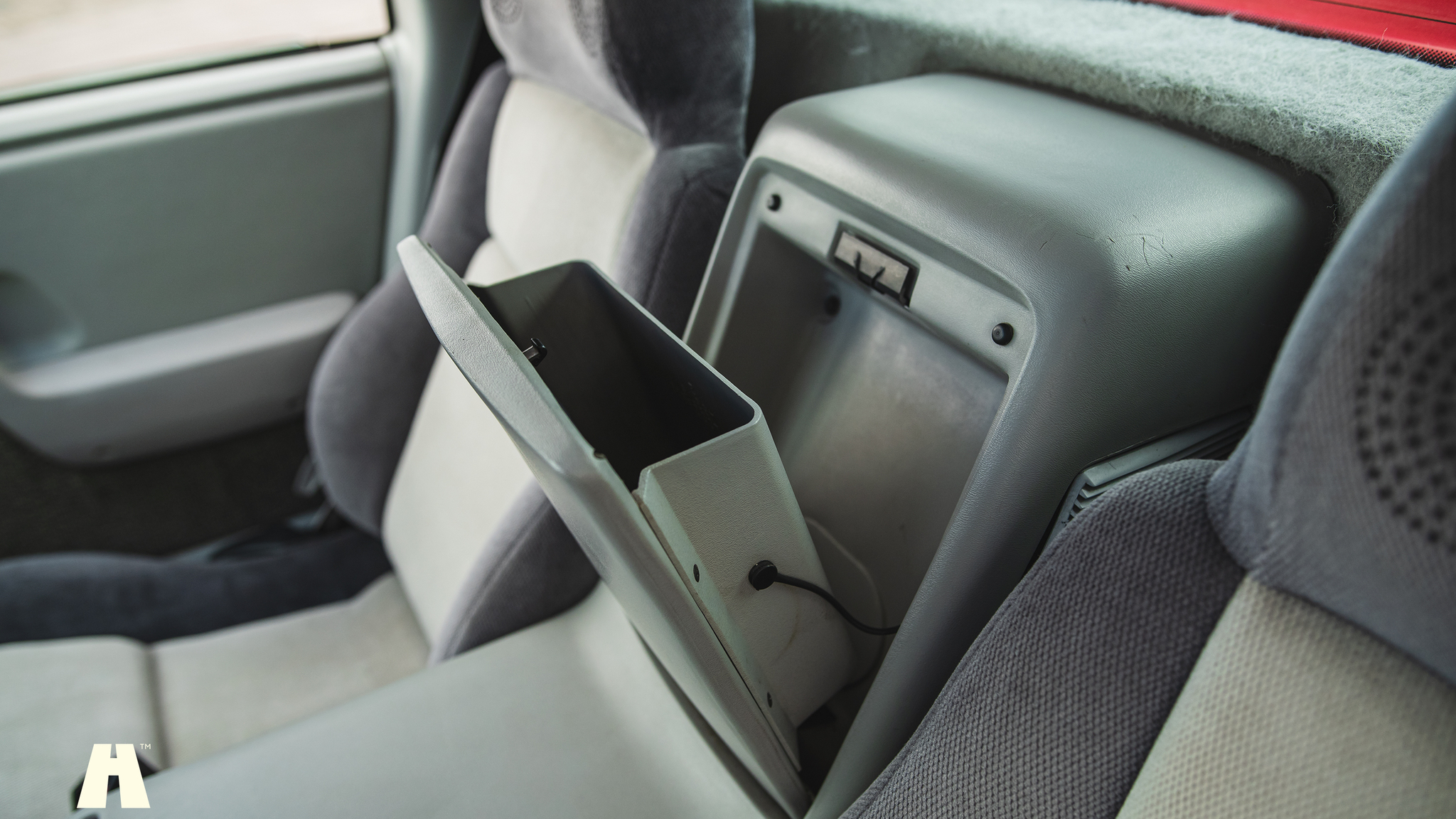 Innenraumfoto von 1985 Pontiac Fiero GT (54)