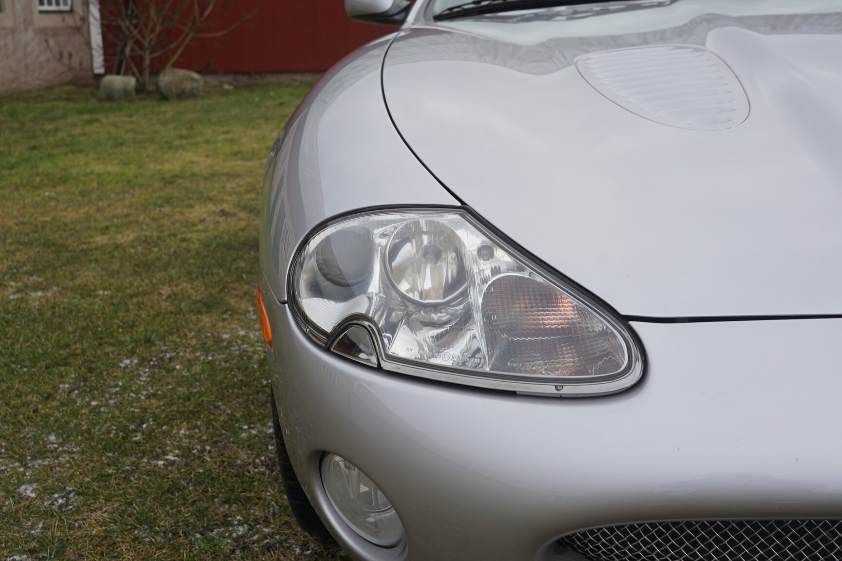 Exteriörbild på 2001 Jaguar XKR Silverstone
