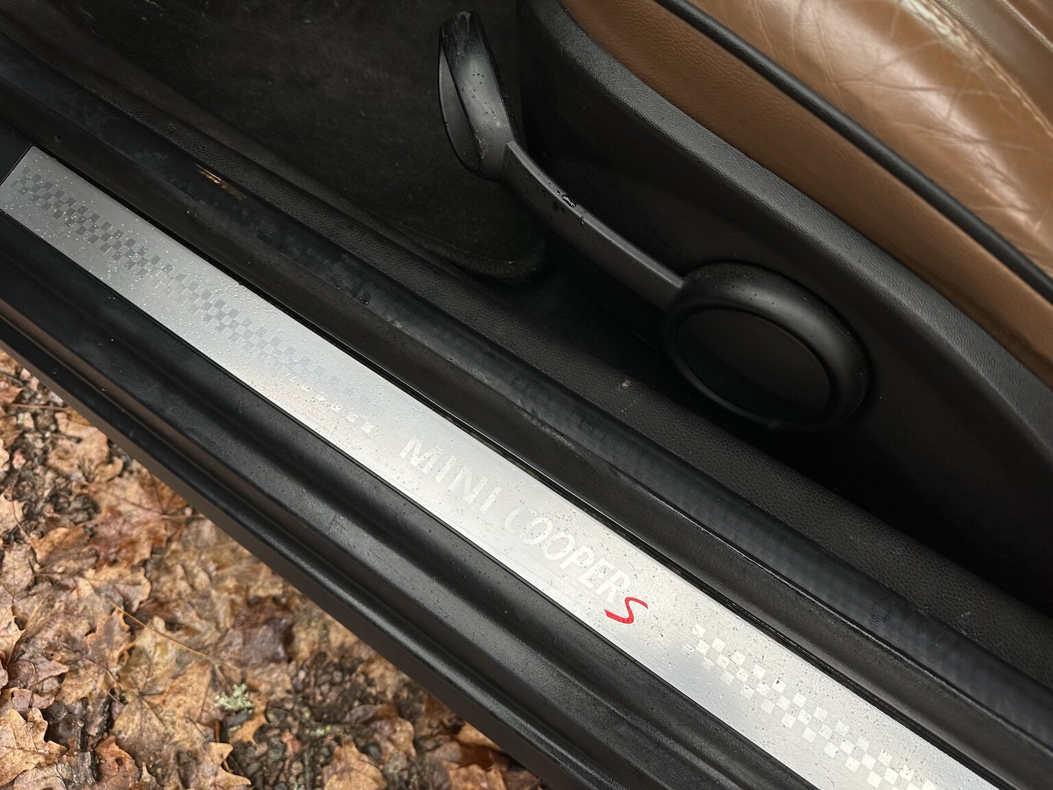 Interior image of 2012 Mini Cooper SD Roadster (17)