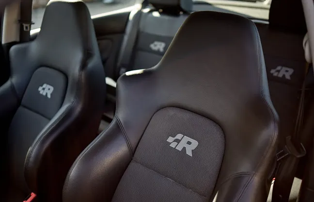2003 Volkswagen Golf R32 – Interiör