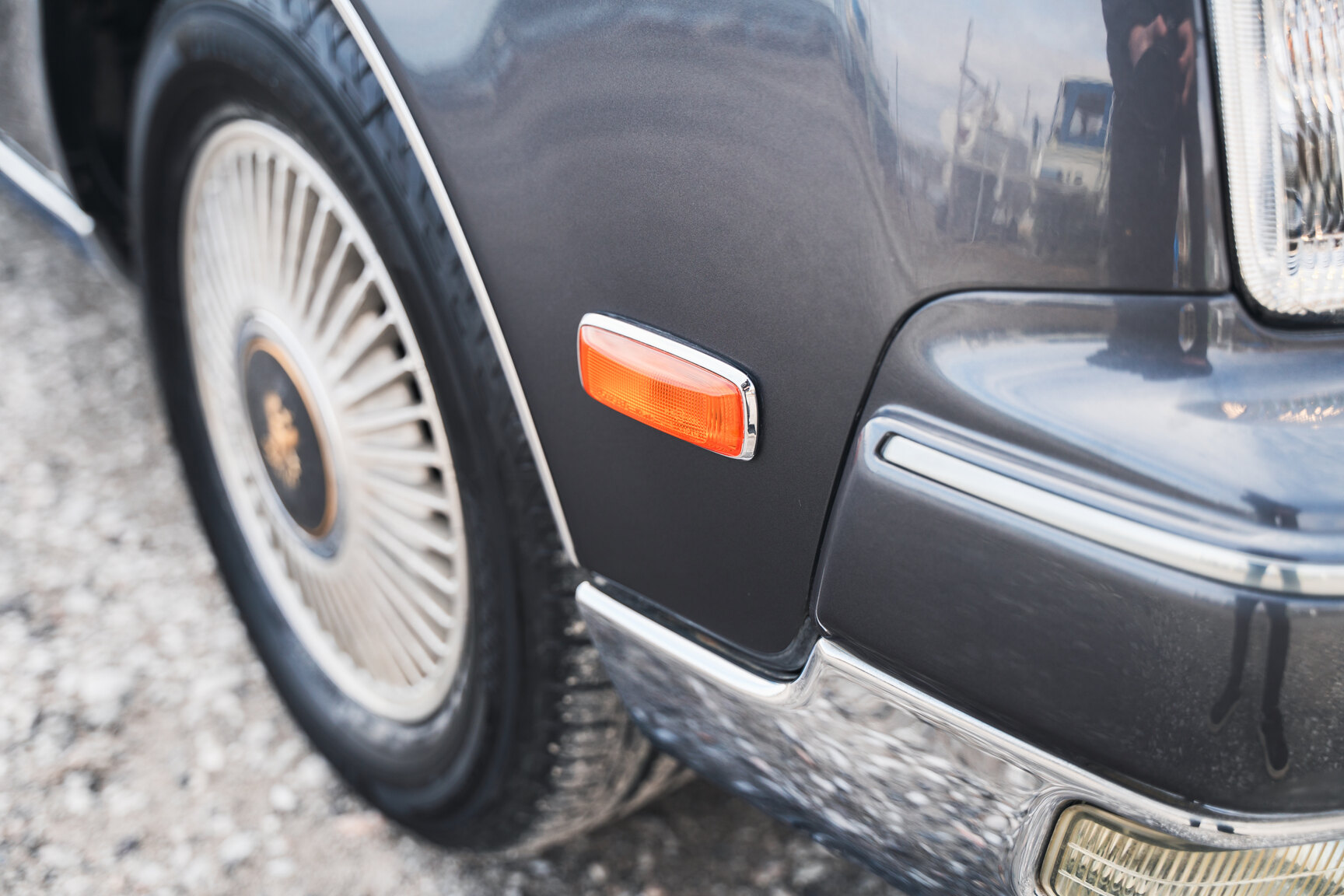 Exteriörbild på 2000 Toyota Century