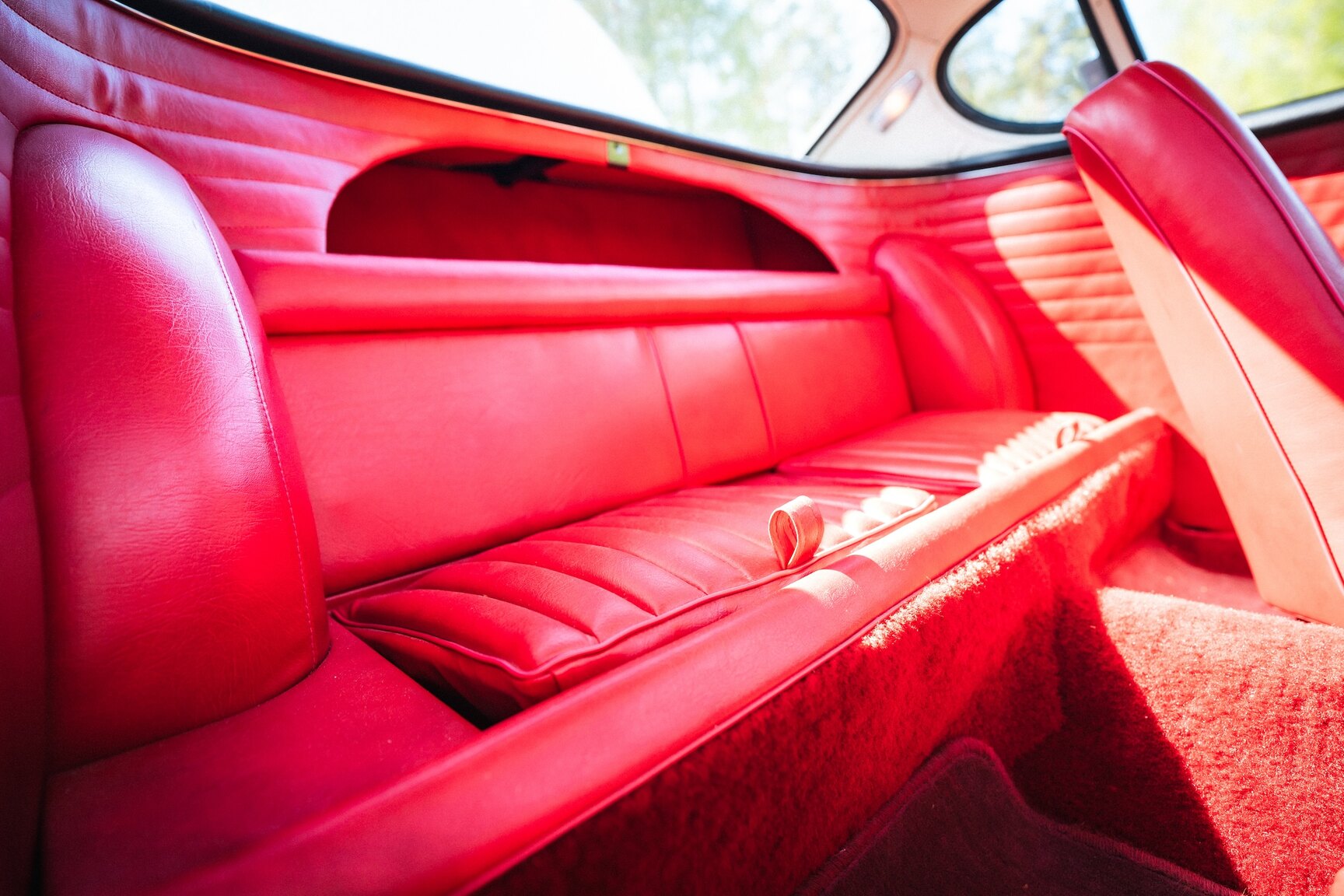 Interior image of 1963 Volvo 1800 S (43)