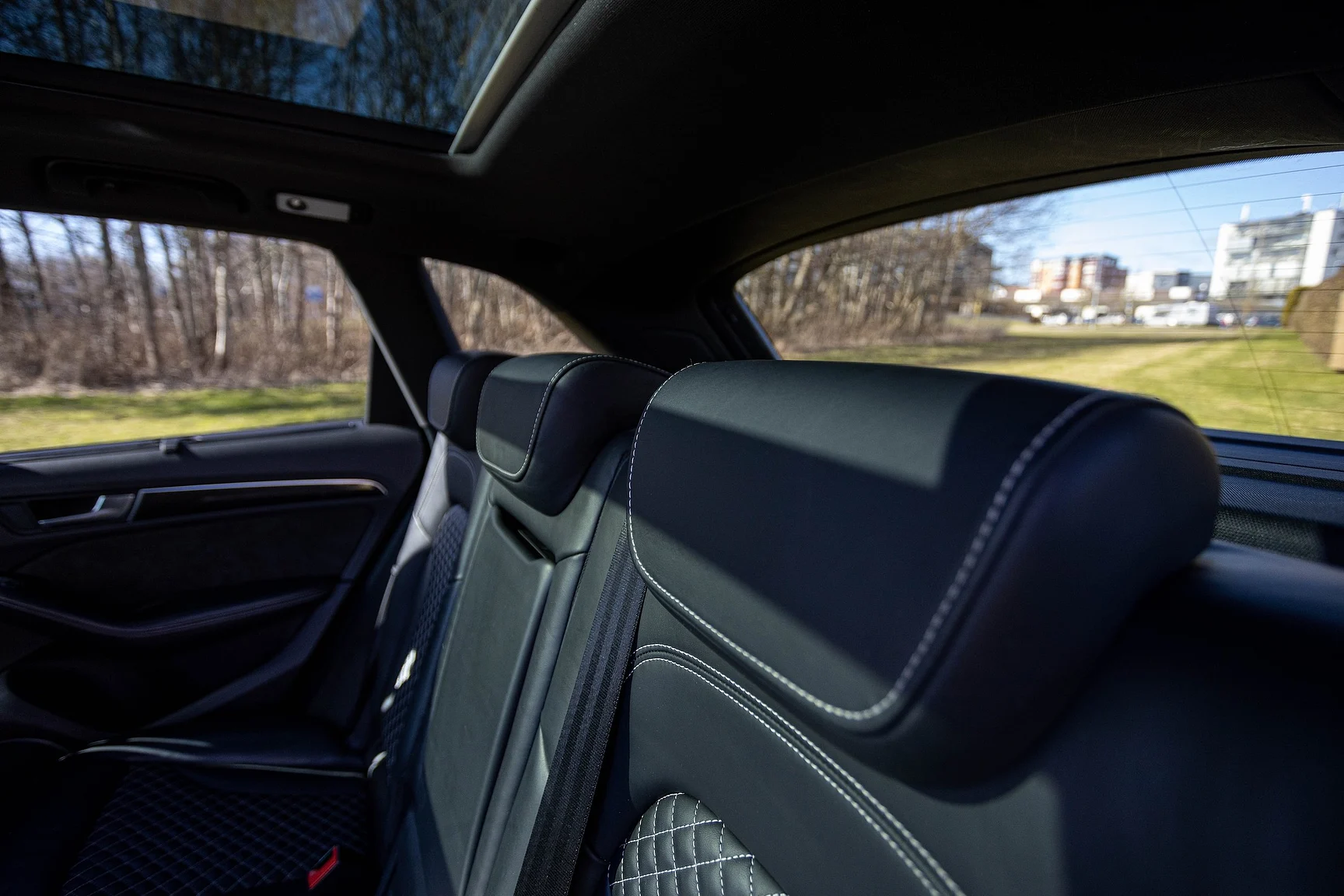 Innenraumfoto von 2017 Audi SQ 5 Plus TDI (35)