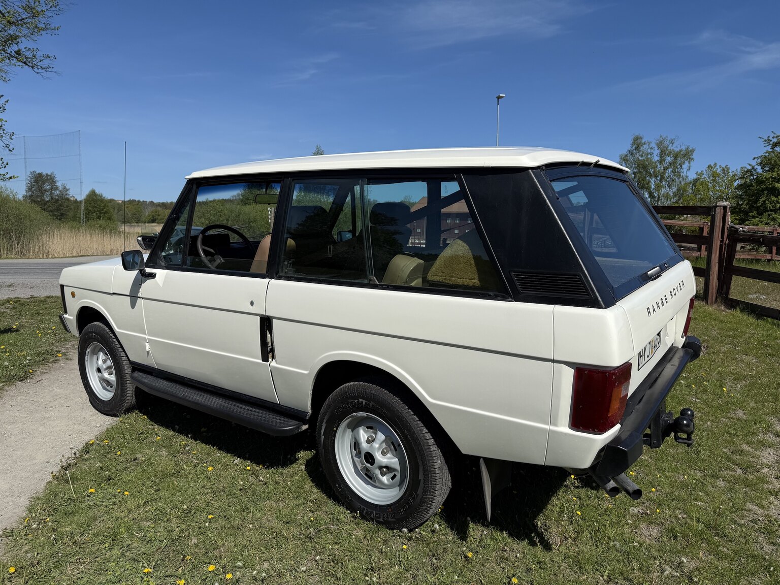 Exterior image of 1985 Land Rover Range Rover 3.5 V8