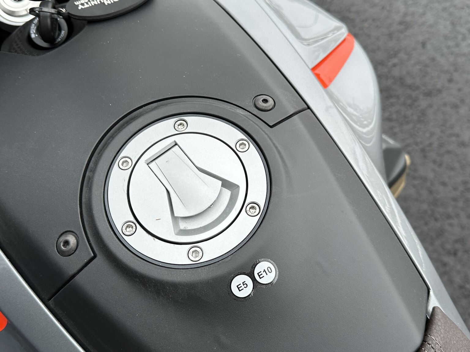 Exterior image of 2023 Moto Guzzi V100 Mandello S (15)