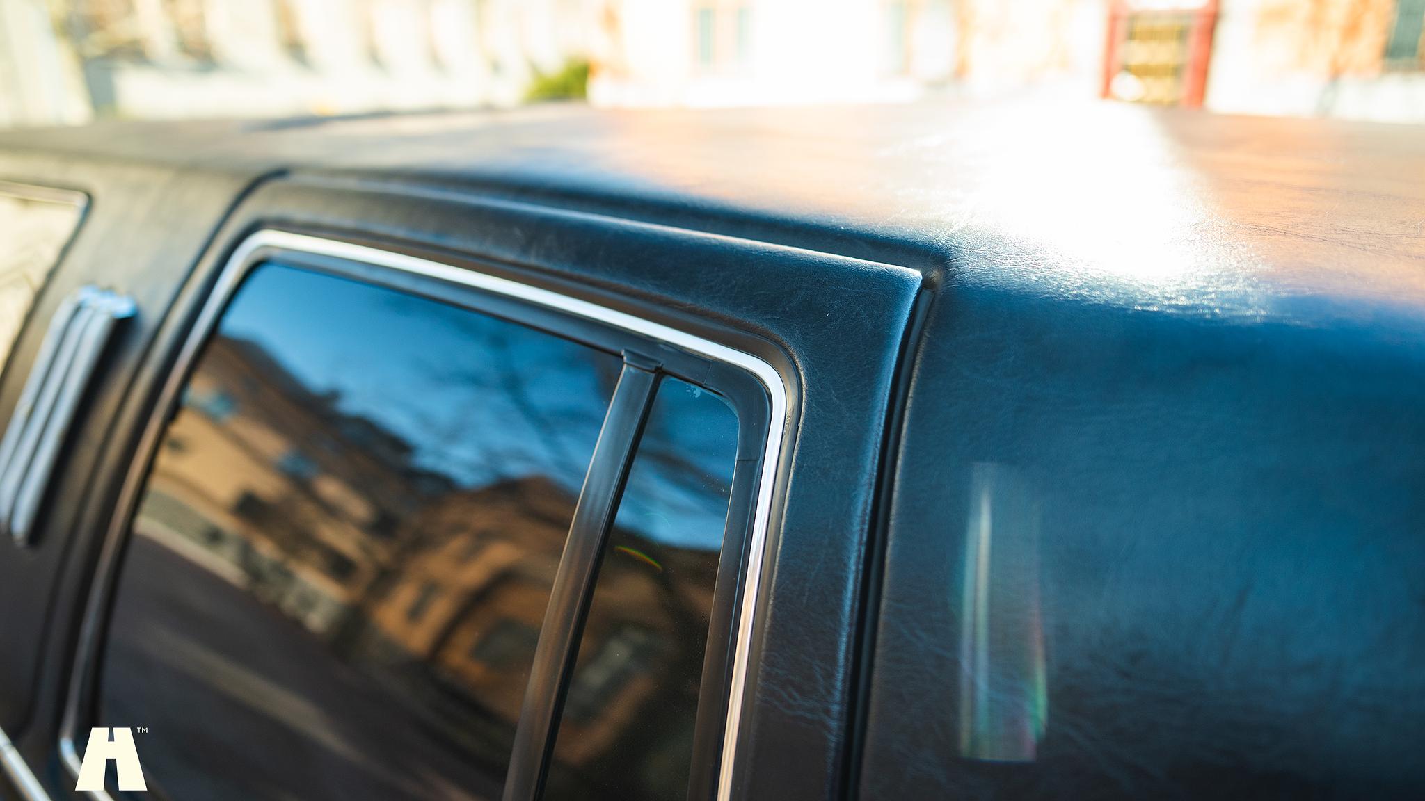 Exterior image of 1992 Lincoln Town Car Limousine 