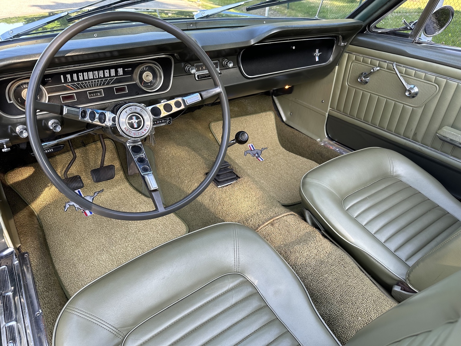 Innenraumfoto von 1965 Ford Mustang 289 Cabriolet