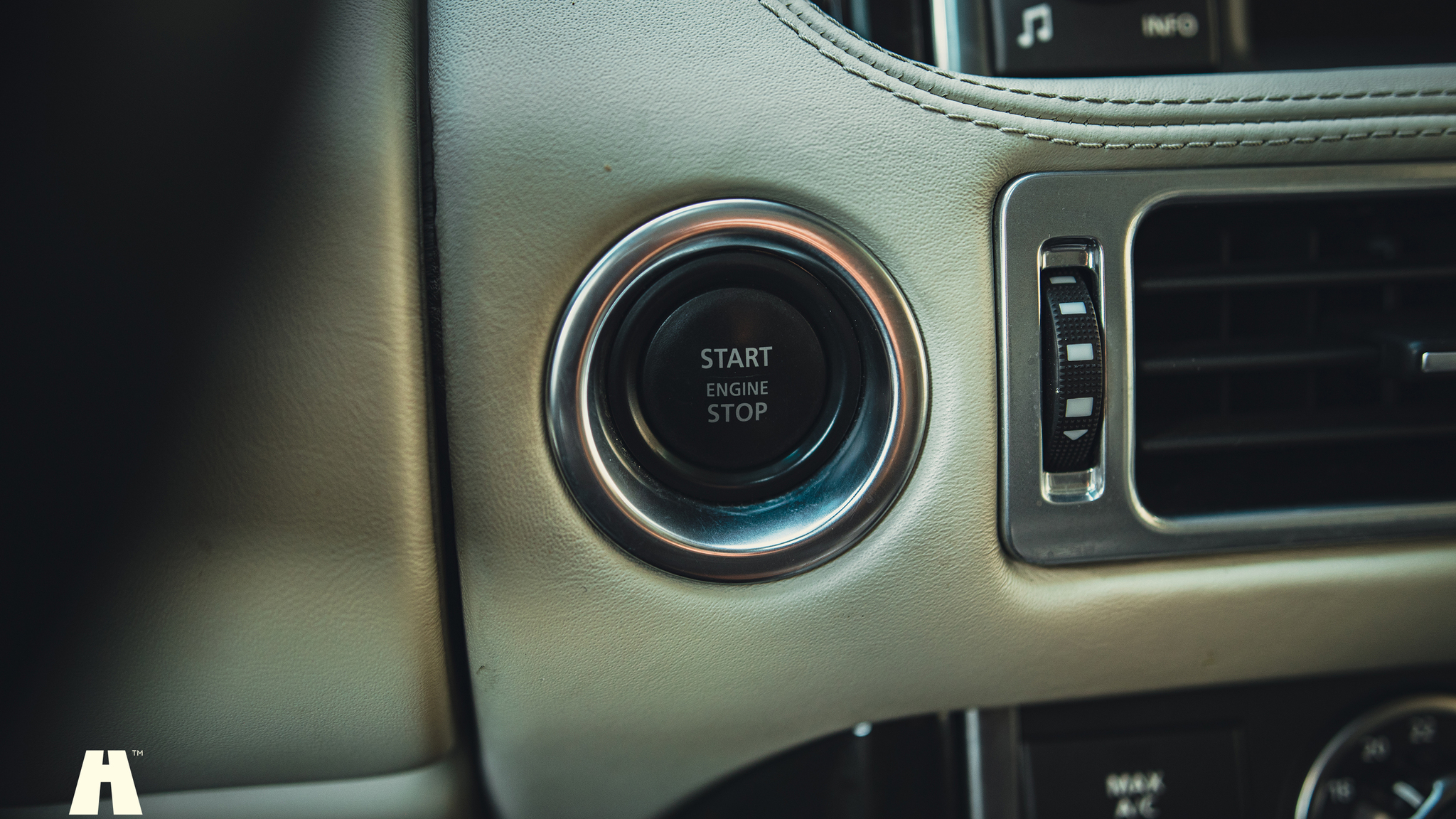 Innenraumfoto von 2011 Range Rover TDV8 Autobiography  (40)