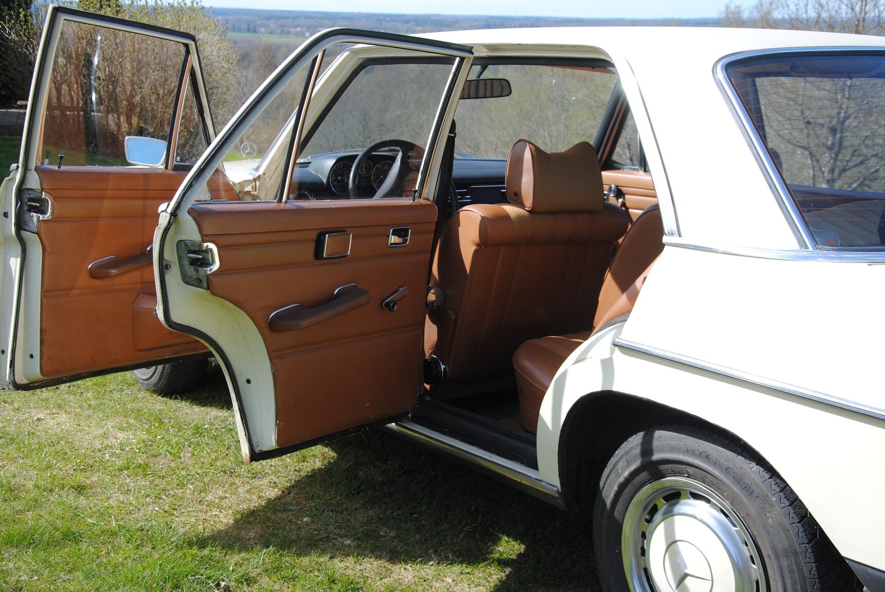 Interiörbild 1971 Mercedes-Benz 220D