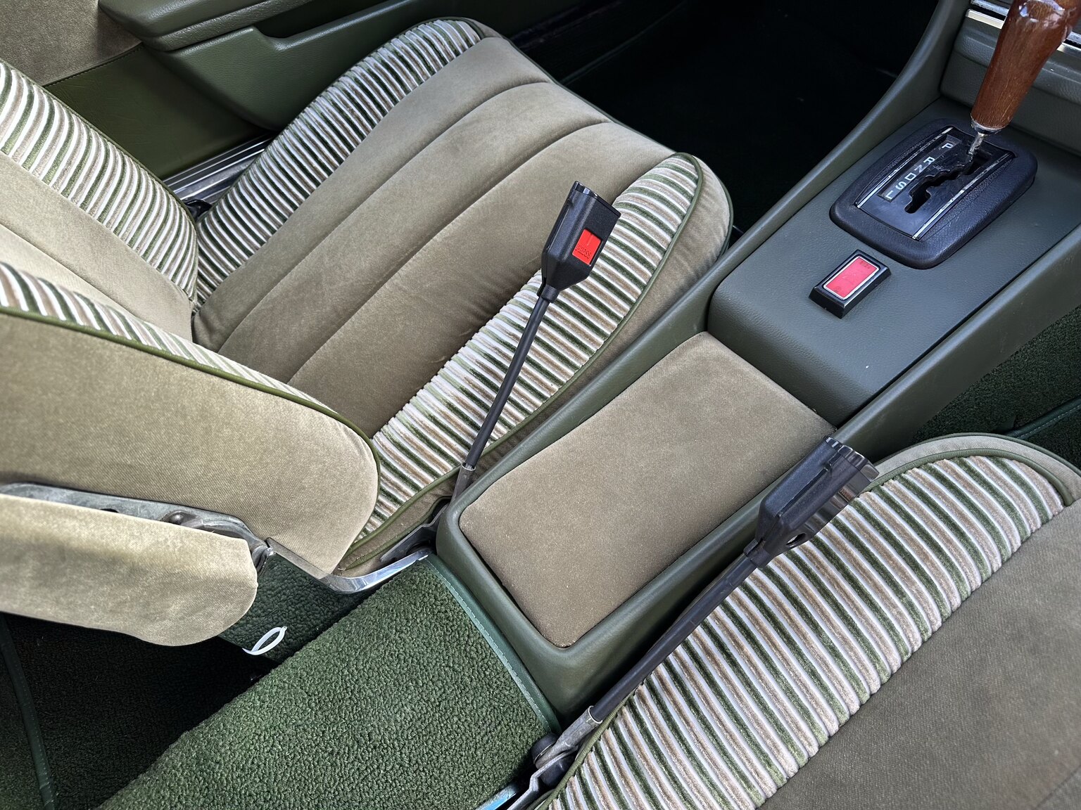 Innenraumfoto von 1974 Mercedes Benz 450 SLC (38)