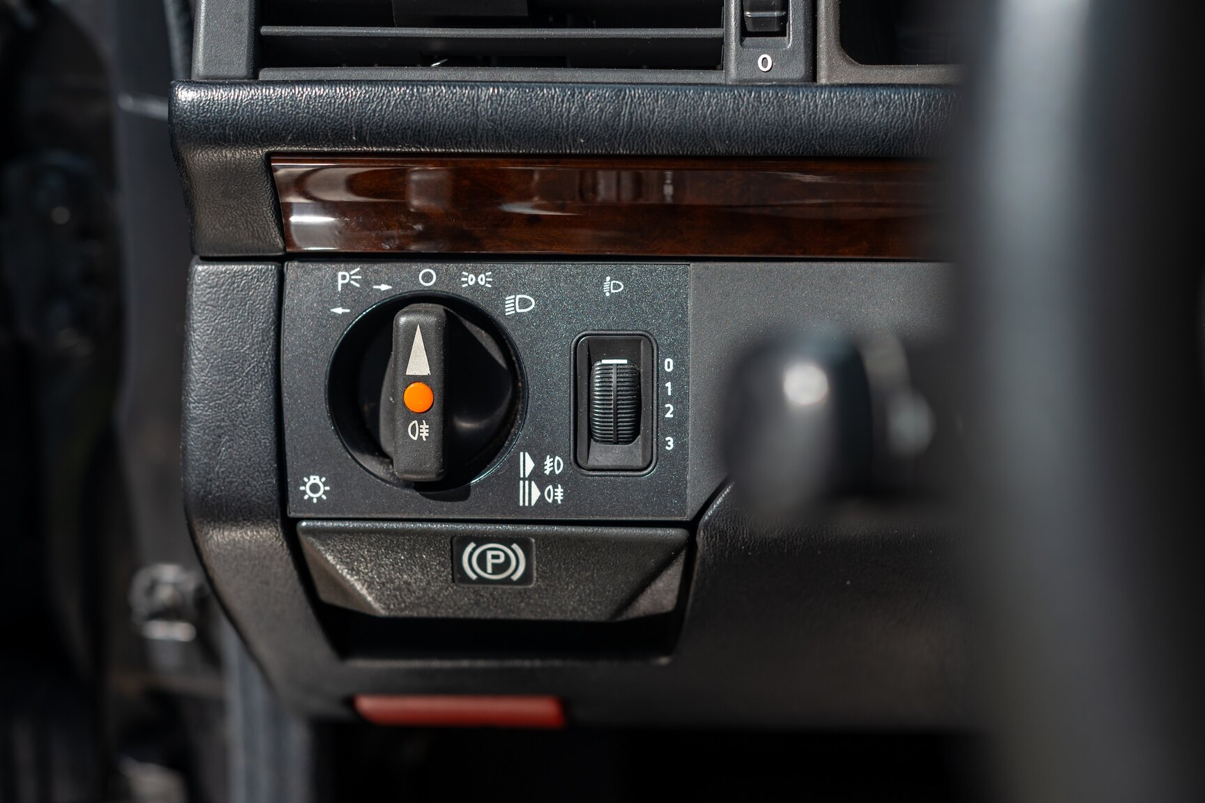 Interior image of 1993 Mercedes-Benz 400 E