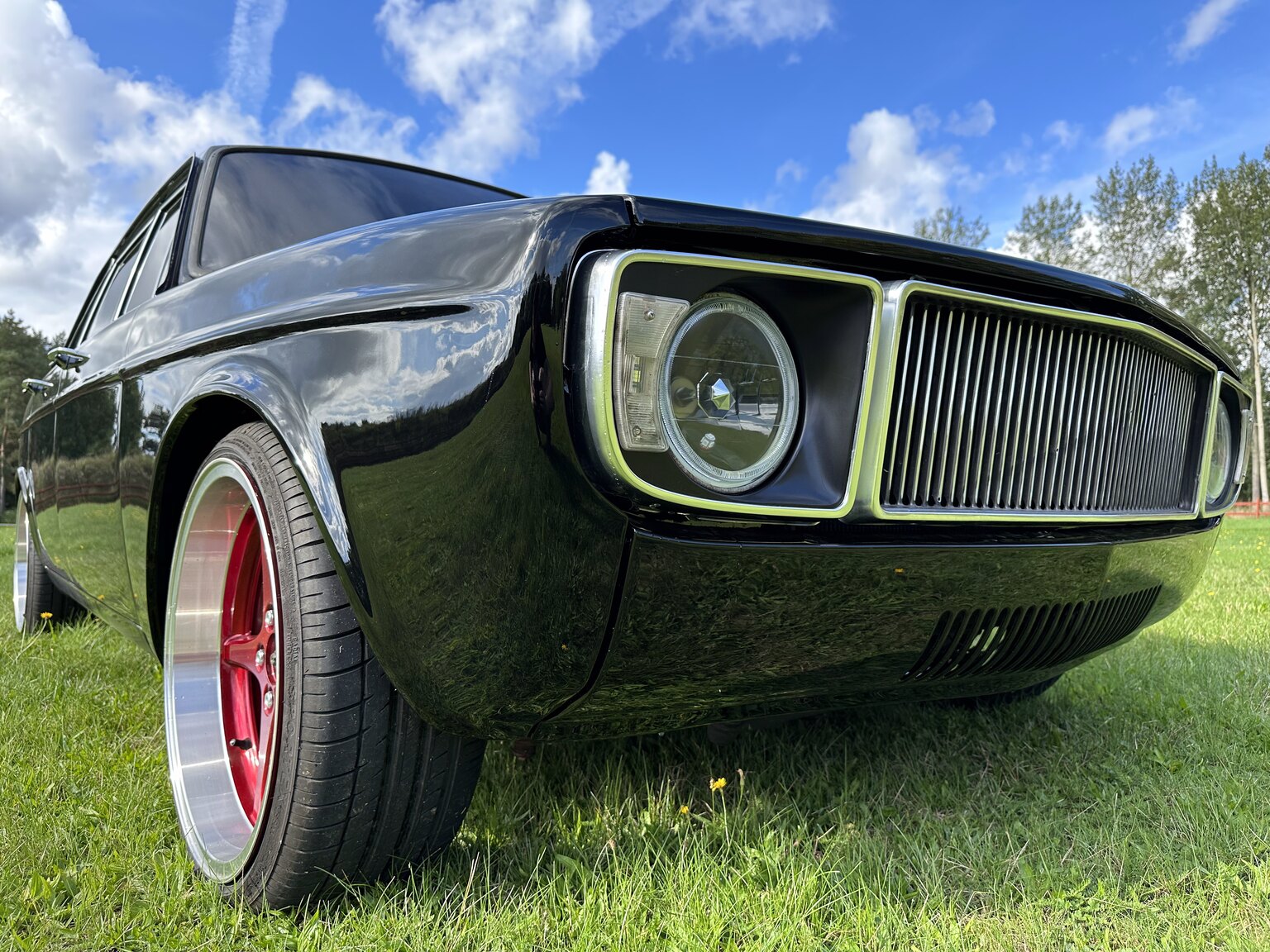 Aussenfoto 1969 Volvo 144 custom