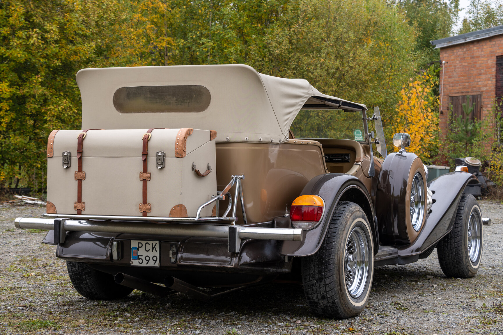 Exteriörbild på 1975 Excalibur Phaeton series III  (3)